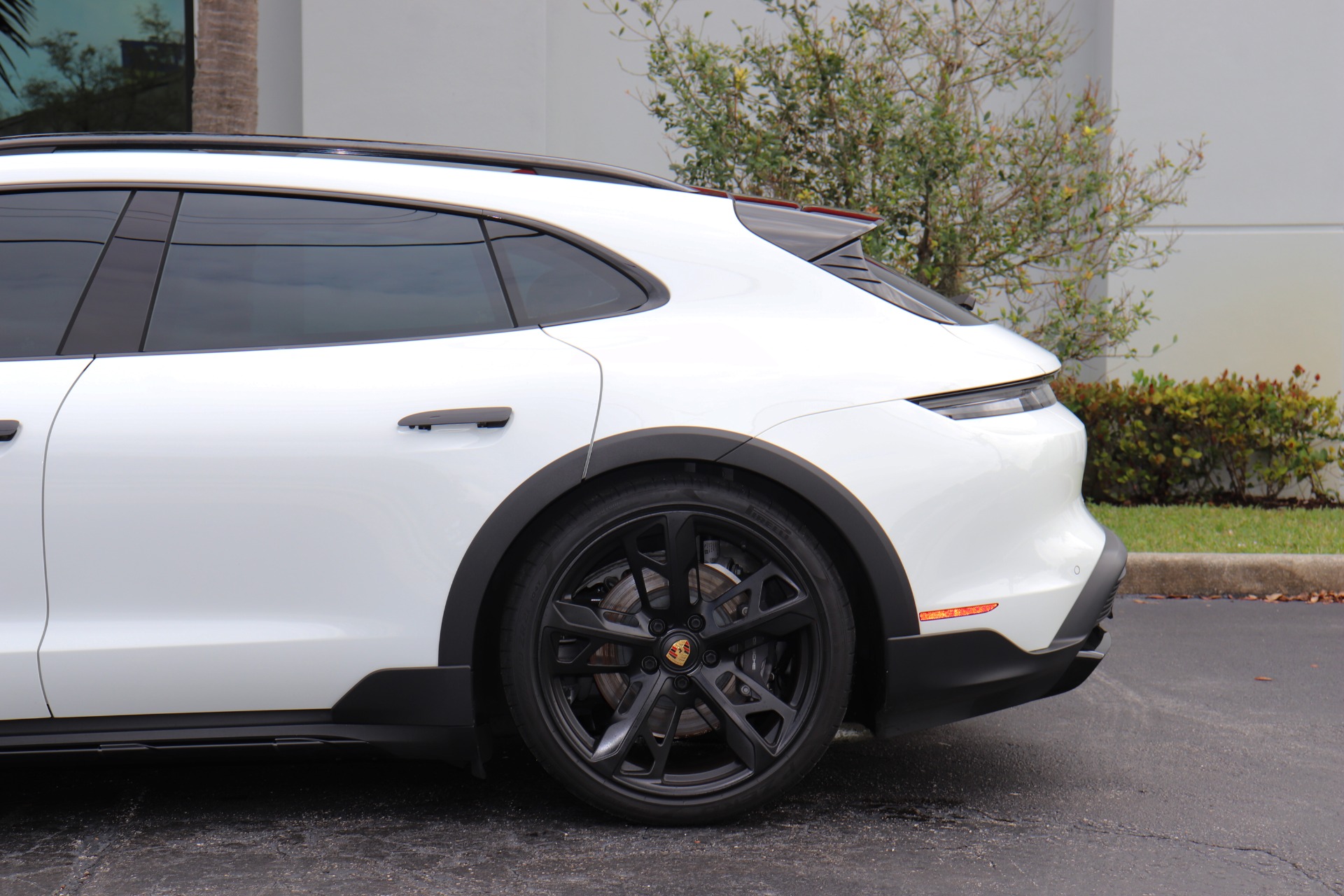 Used-2022-Porsche-Taycan-4-Cross-Turismo