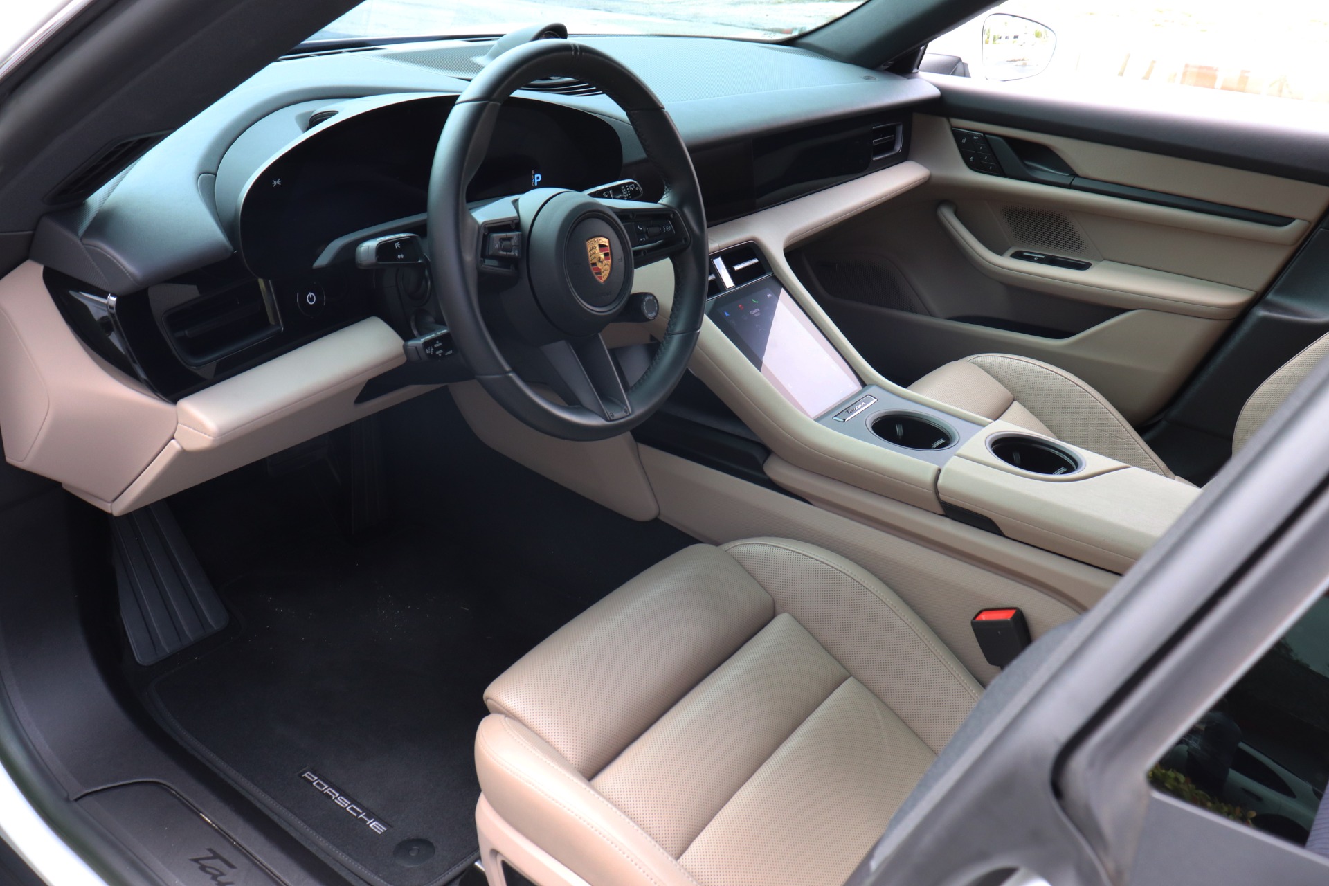 Used-2022-Porsche-Taycan-4-Cross-Turismo