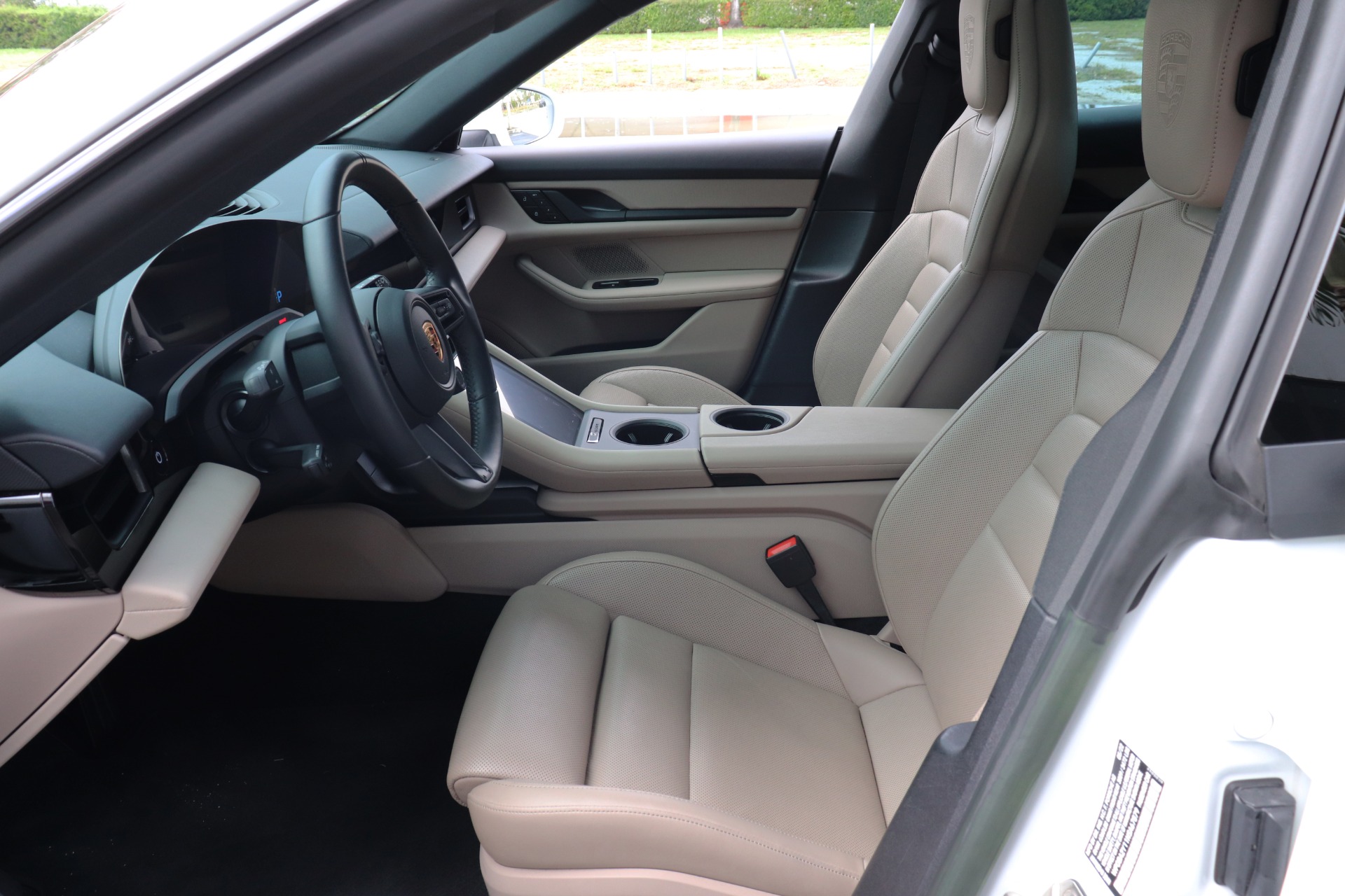 Used-2022-Porsche-Taycan-4-Cross-Turismo