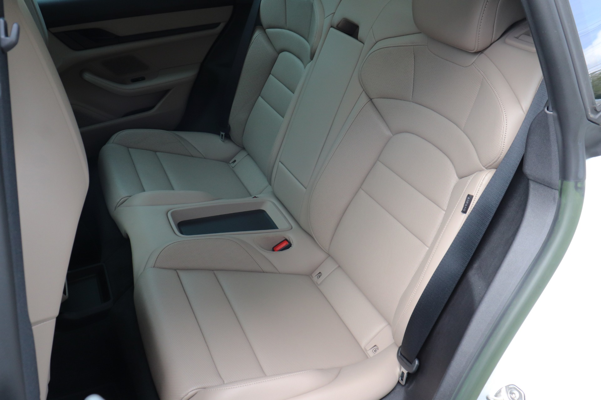Used-2022-Porsche-Taycan-4-Cross-Turismo