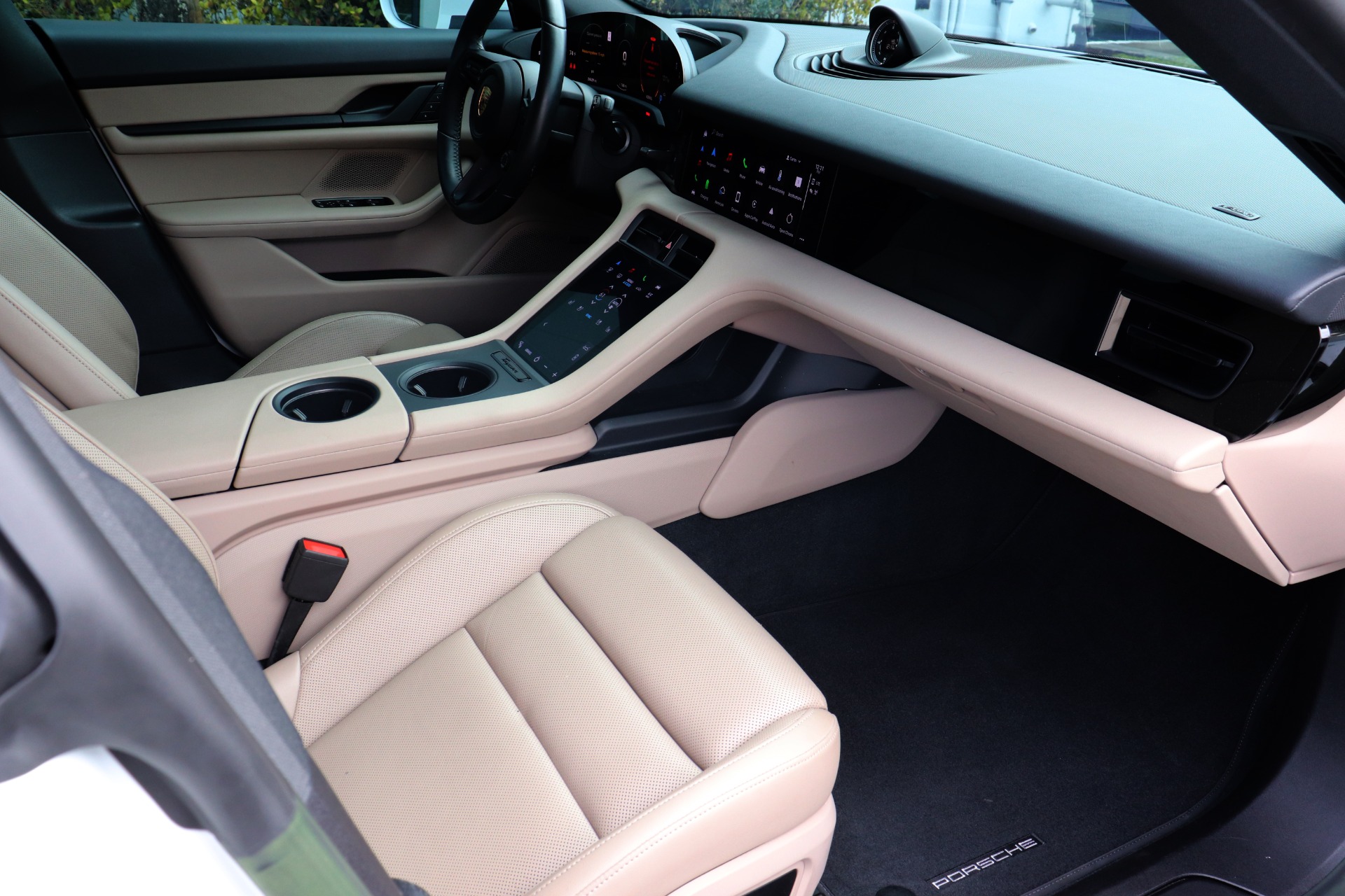 Used-2022-Porsche-Taycan-4-Cross-Turismo