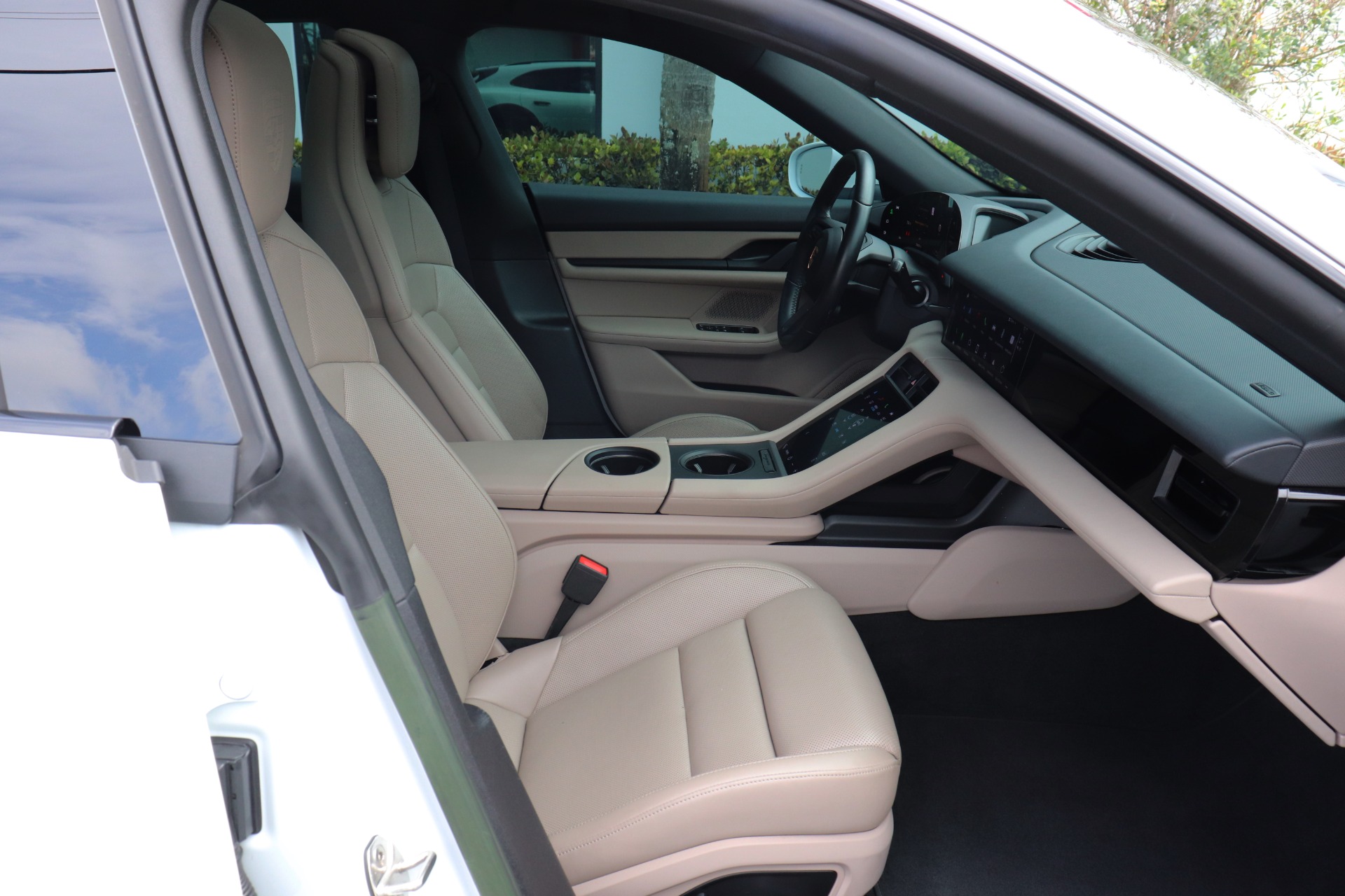Used-2022-Porsche-Taycan-4-Cross-Turismo