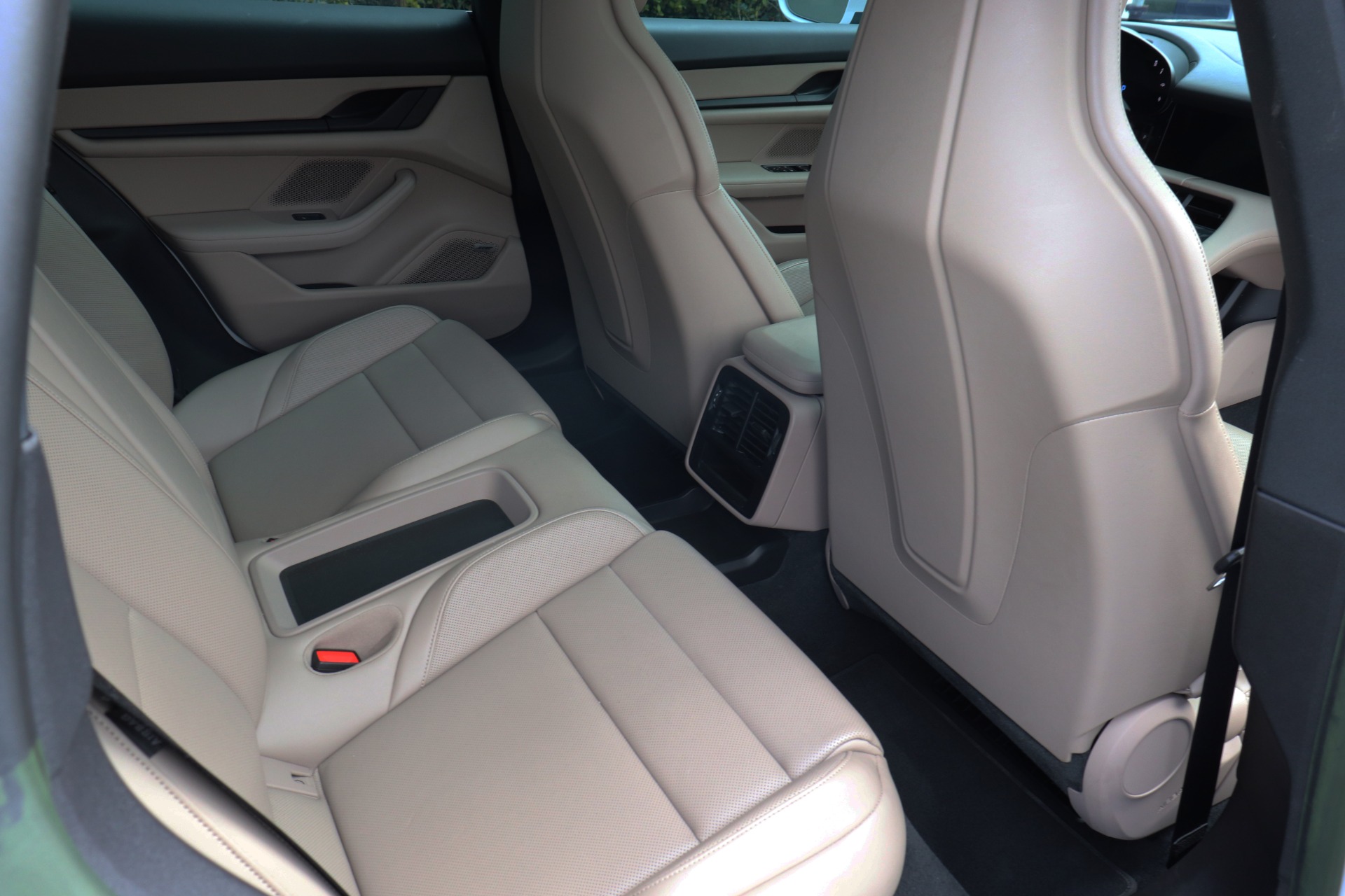 Used-2022-Porsche-Taycan-4-Cross-Turismo