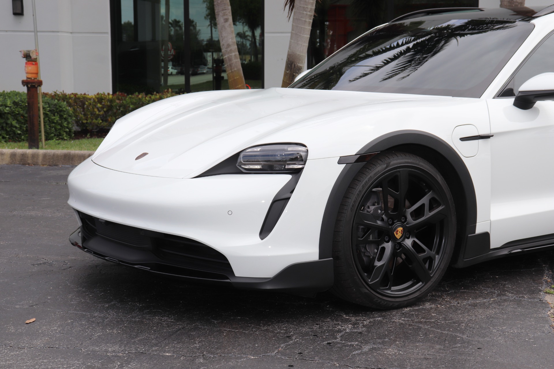 Used-2022-Porsche-Taycan-4-Cross-Turismo