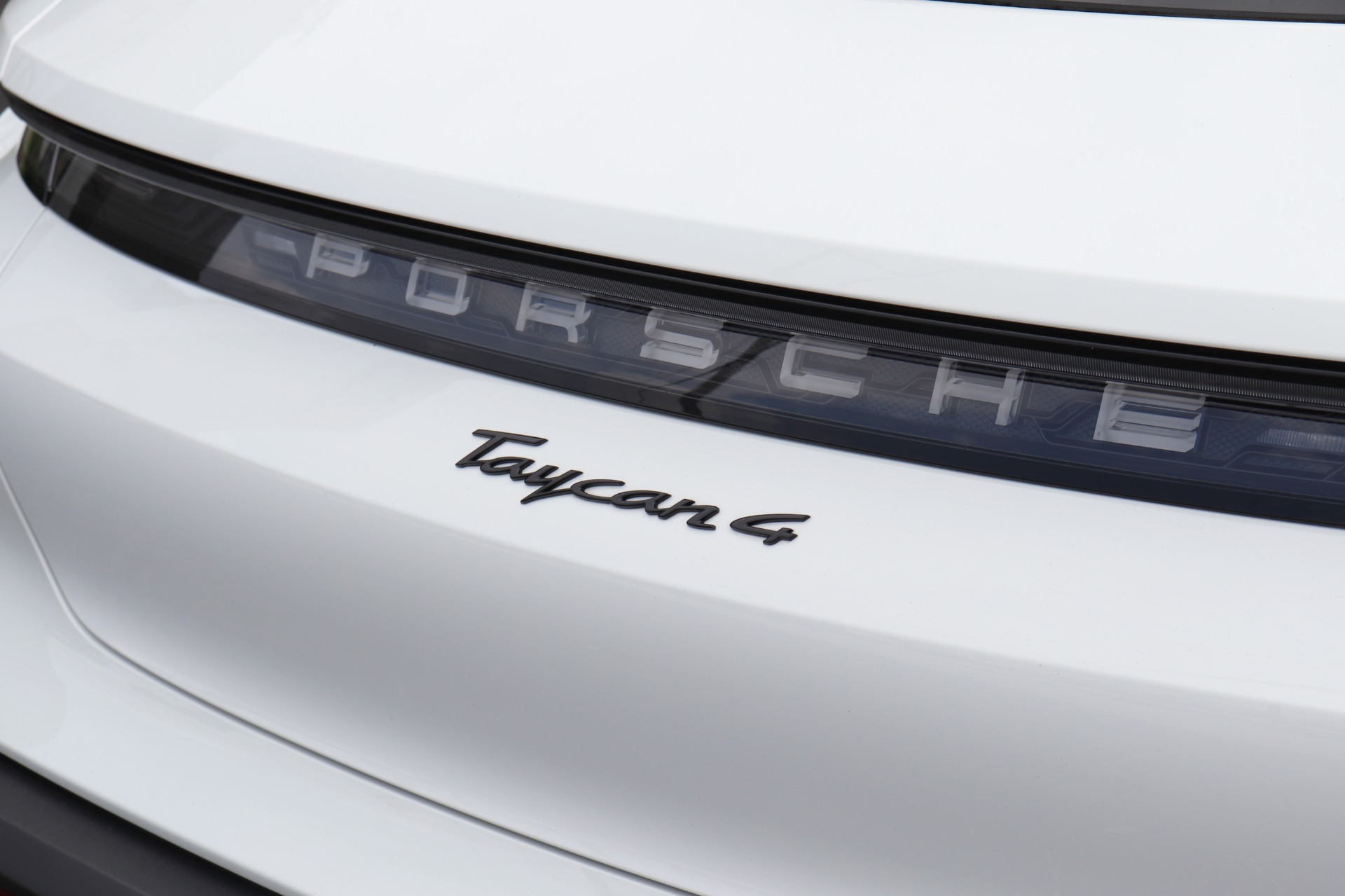 Used-2022-Porsche-Taycan-4-Cross-Turismo