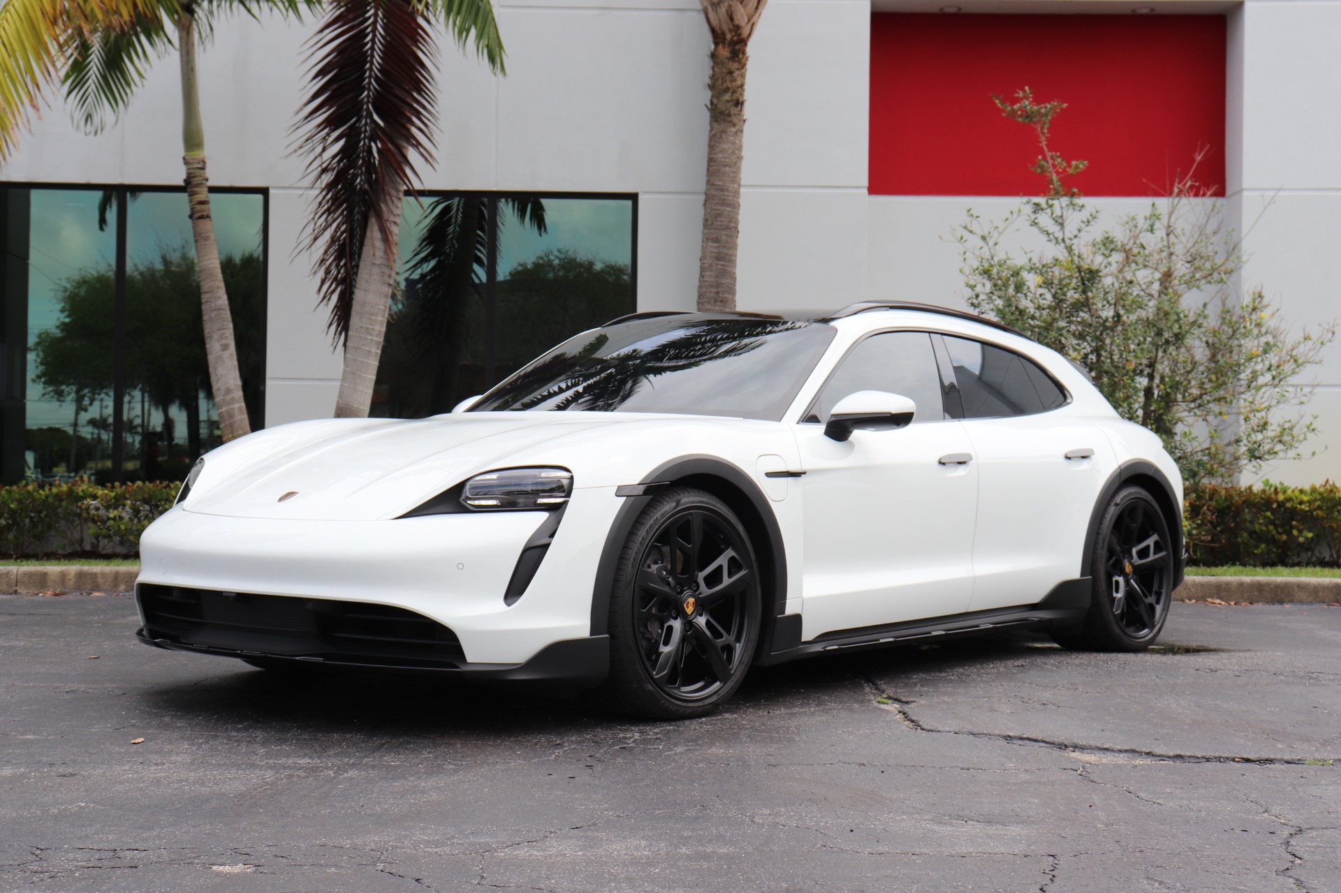 Used-2022-Porsche-Taycan-4-Cross-Turismo
