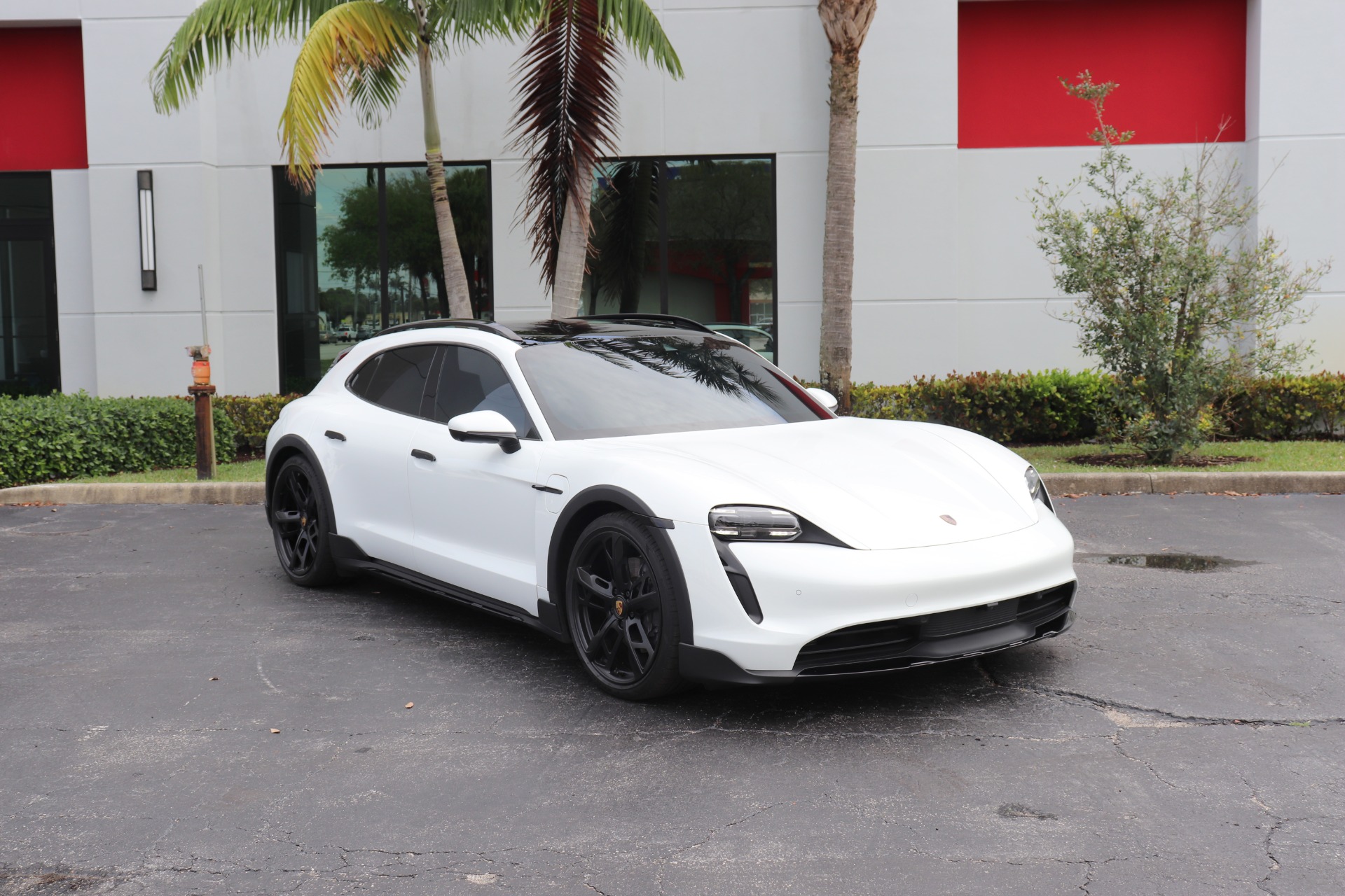 Used-2022-Porsche-Taycan-4-Cross-Turismo