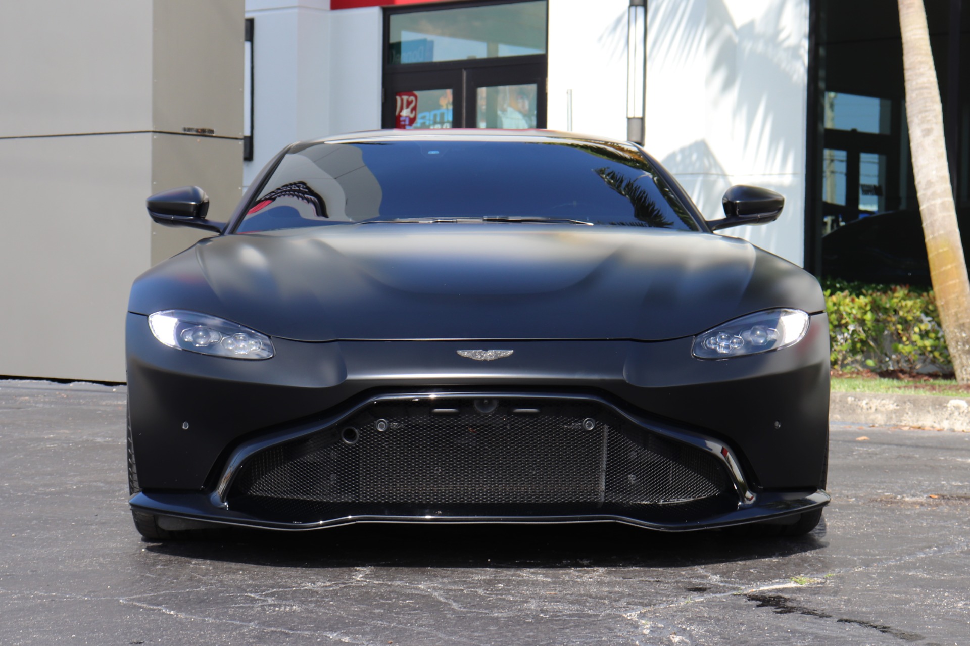 Used-2019-Aston-Martin-Vantage