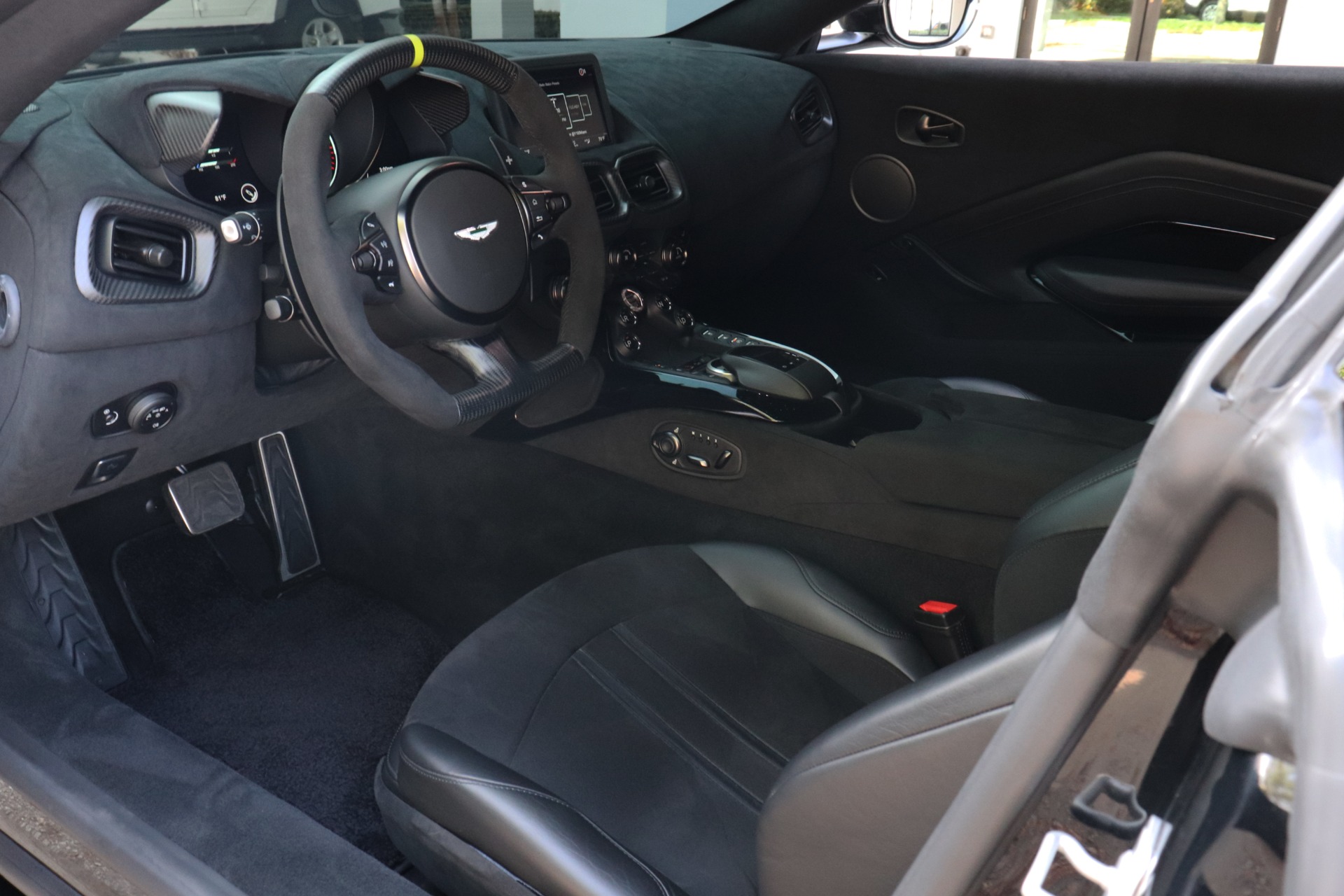 Used-2019-Aston-Martin-Vantage