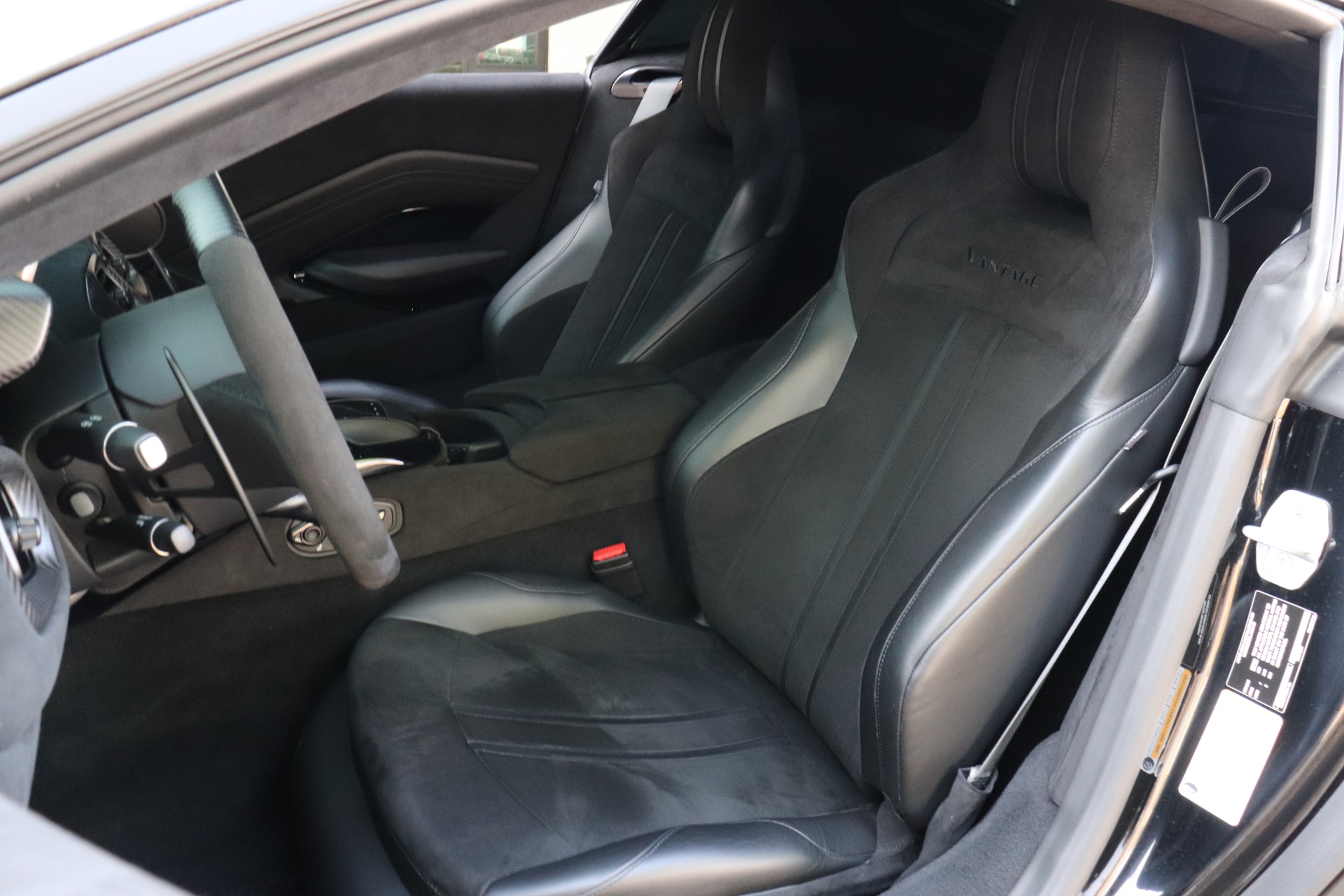 Used-2019-Aston-Martin-Vantage