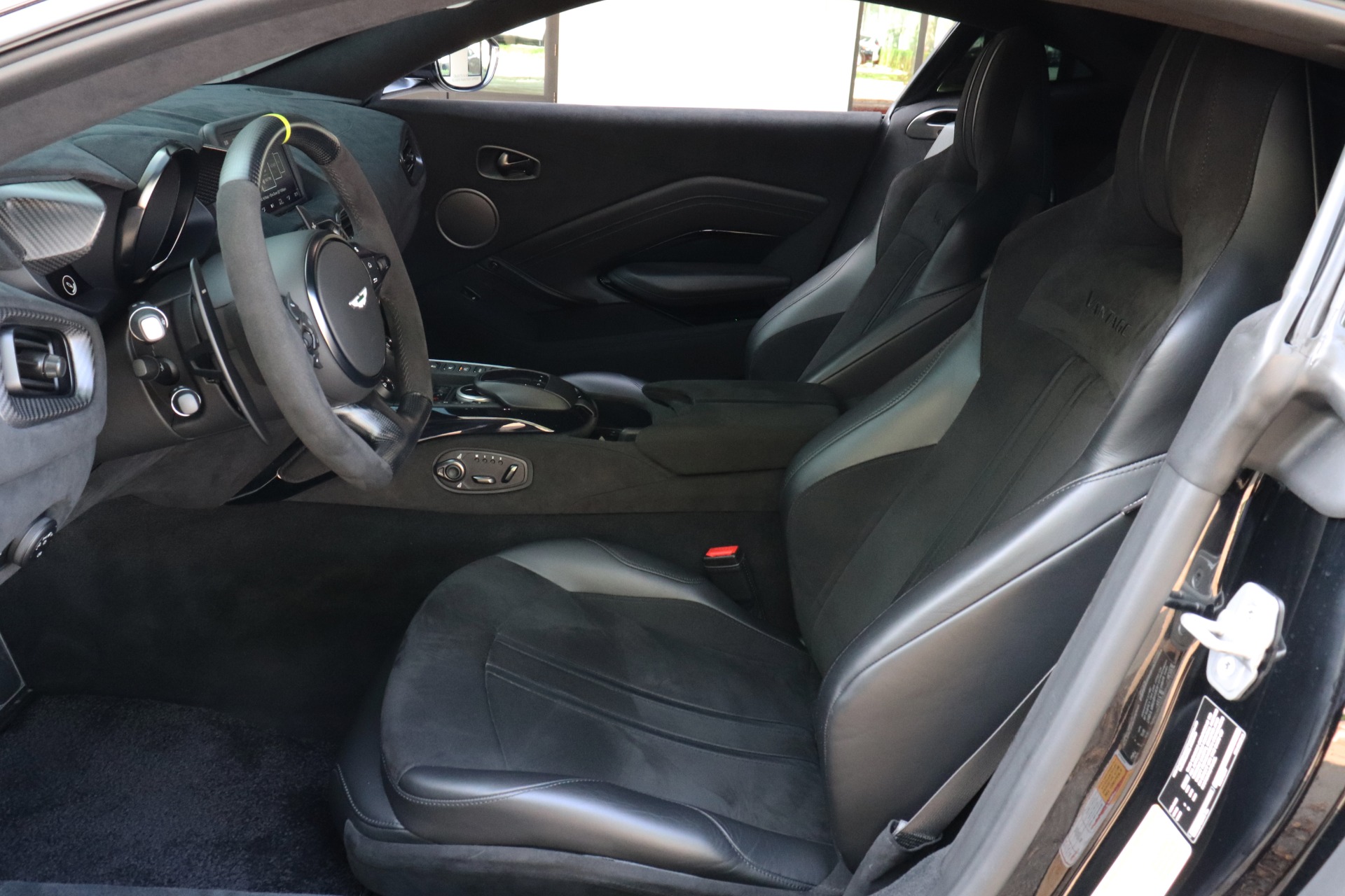 Used-2019-Aston-Martin-Vantage