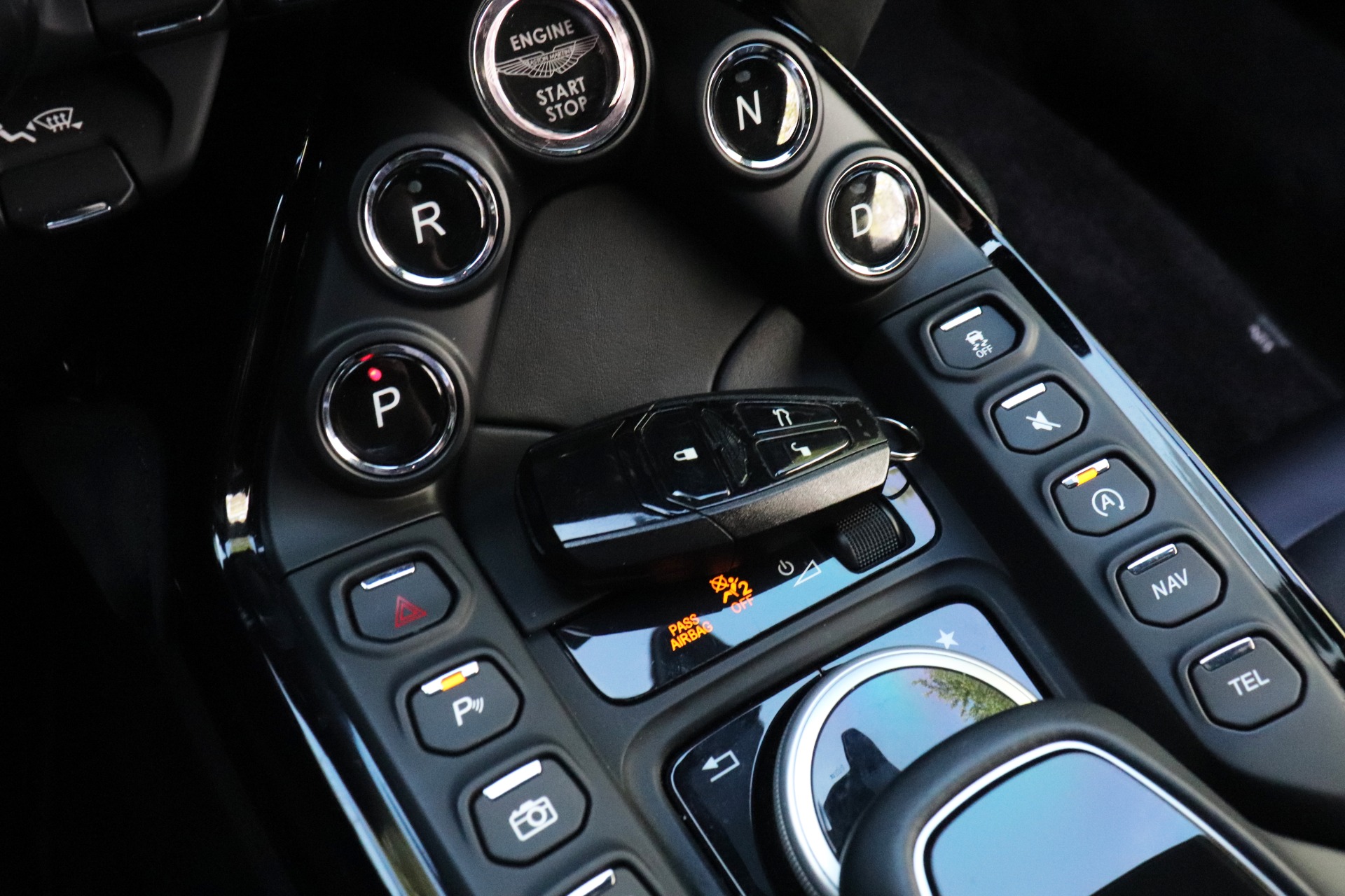 Used-2019-Aston-Martin-Vantage