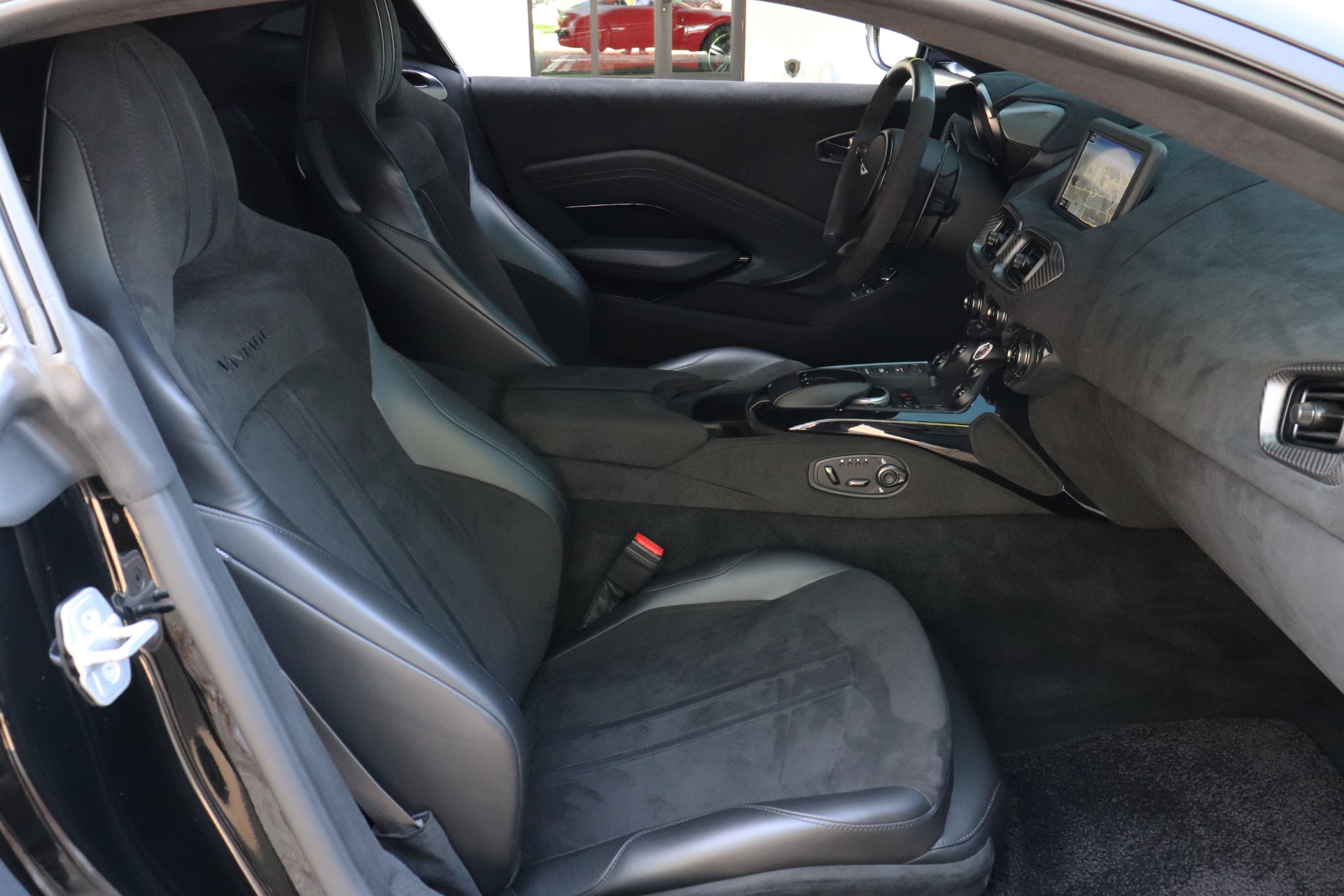 Used-2019-Aston-Martin-Vantage