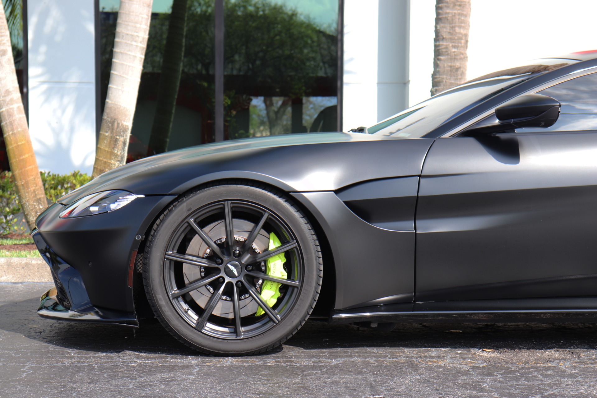 Used-2019-Aston-Martin-Vantage