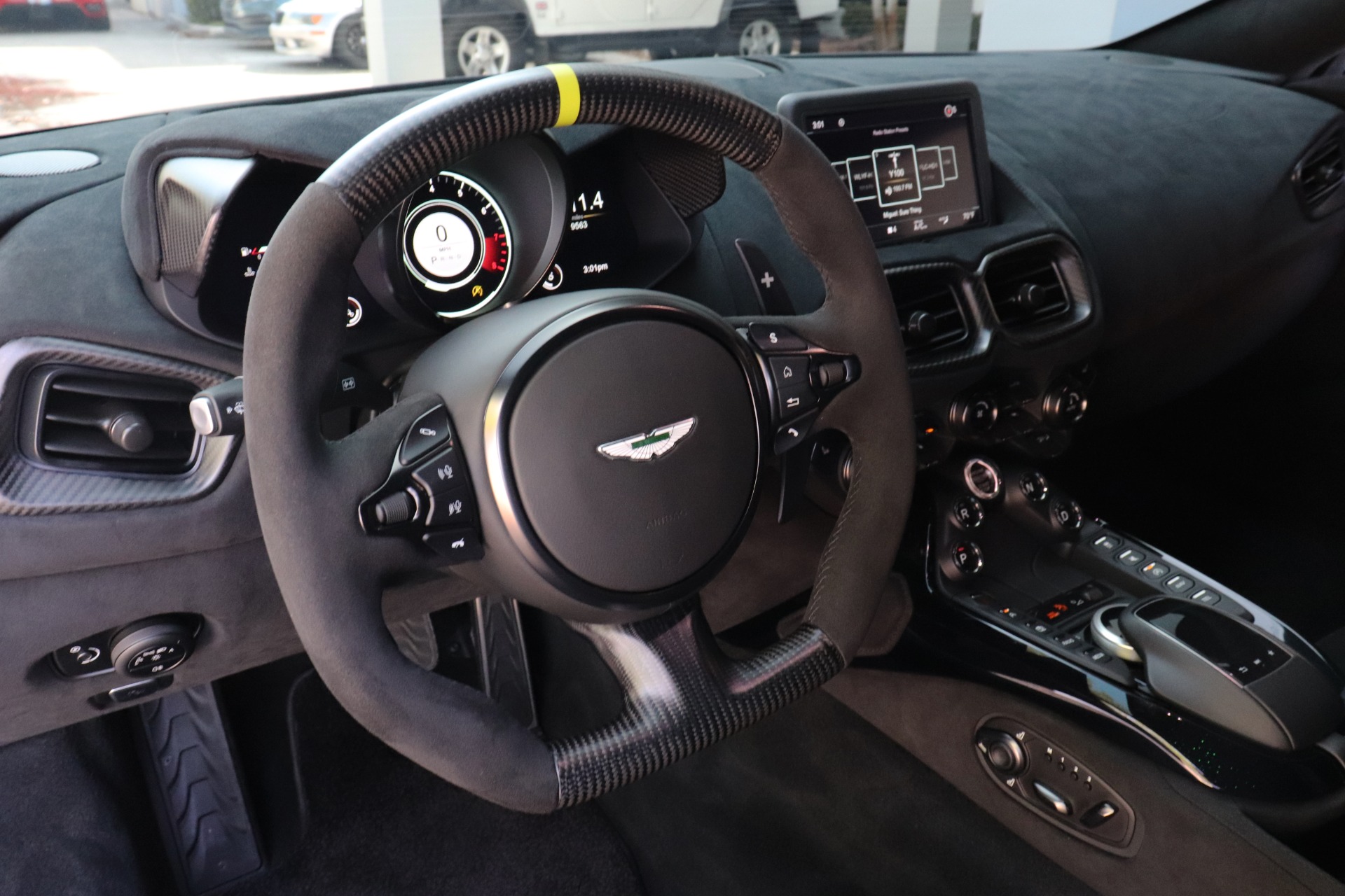 Used-2019-Aston-Martin-Vantage