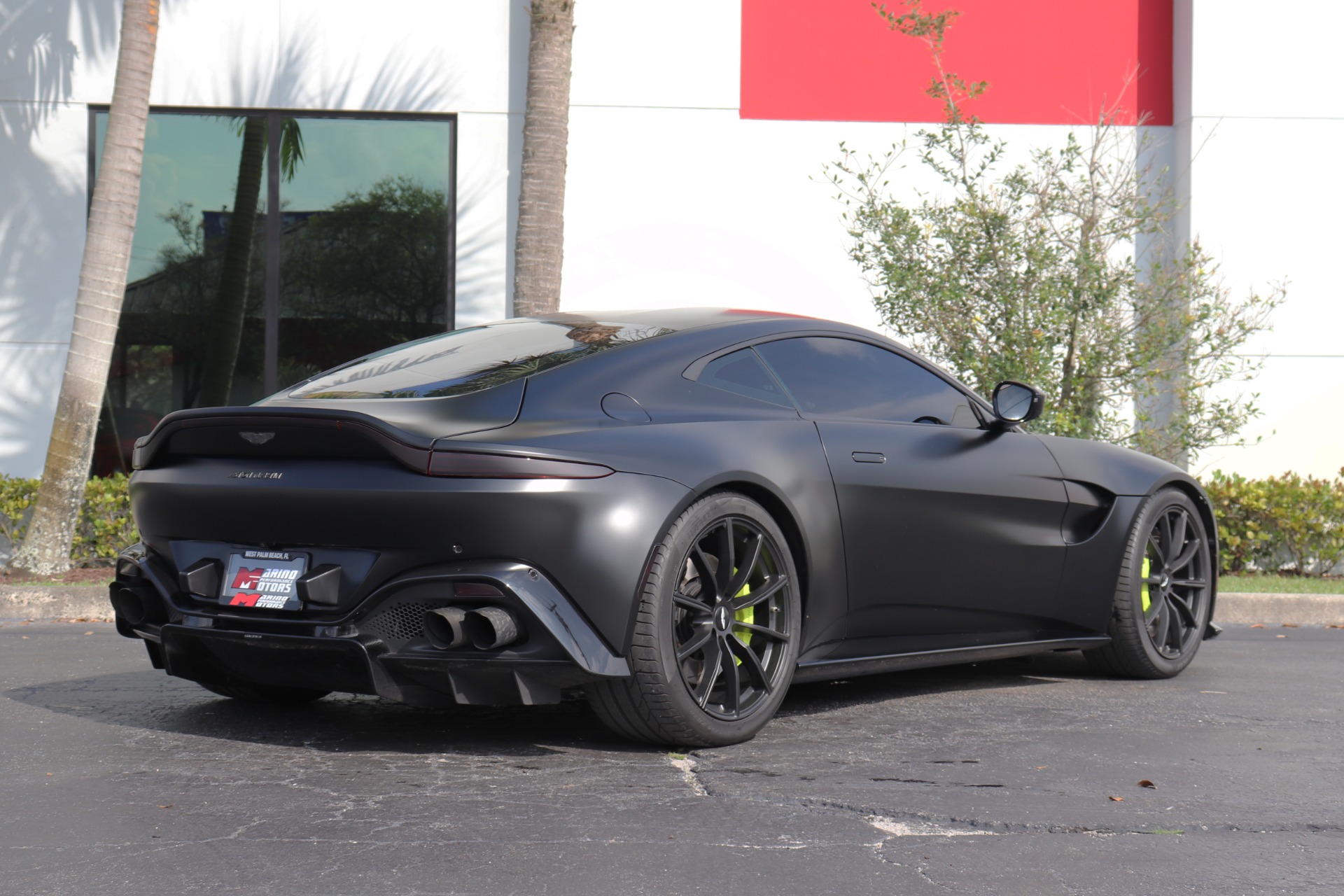Used-2019-Aston-Martin-Vantage