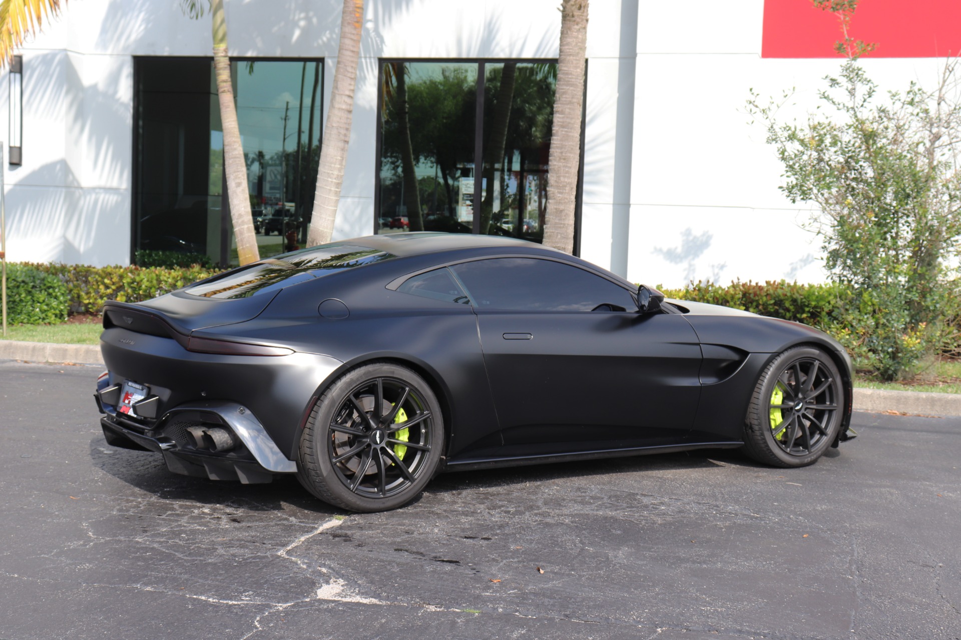 Used-2019-Aston-Martin-Vantage
