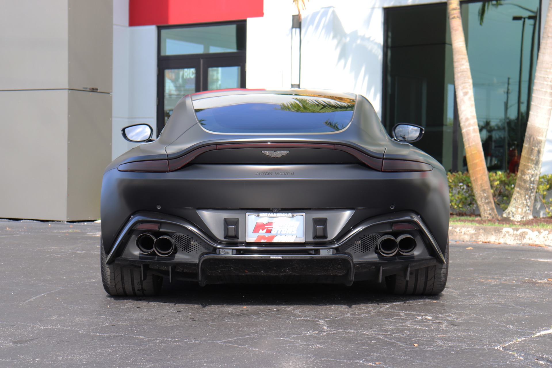 Used-2019-Aston-Martin-Vantage
