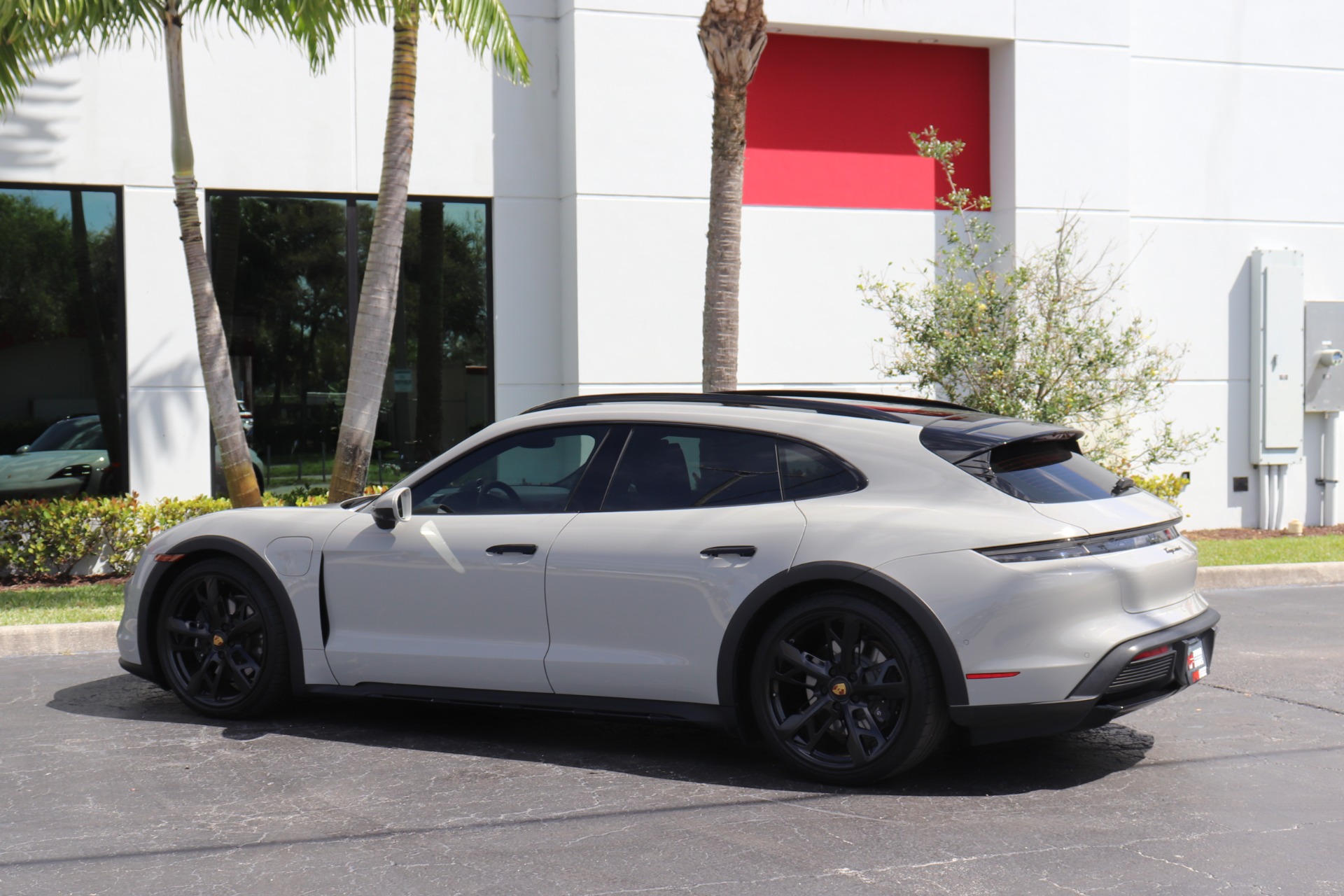 Used-2022-Porsche-Taycan-4-Cross-Turismo