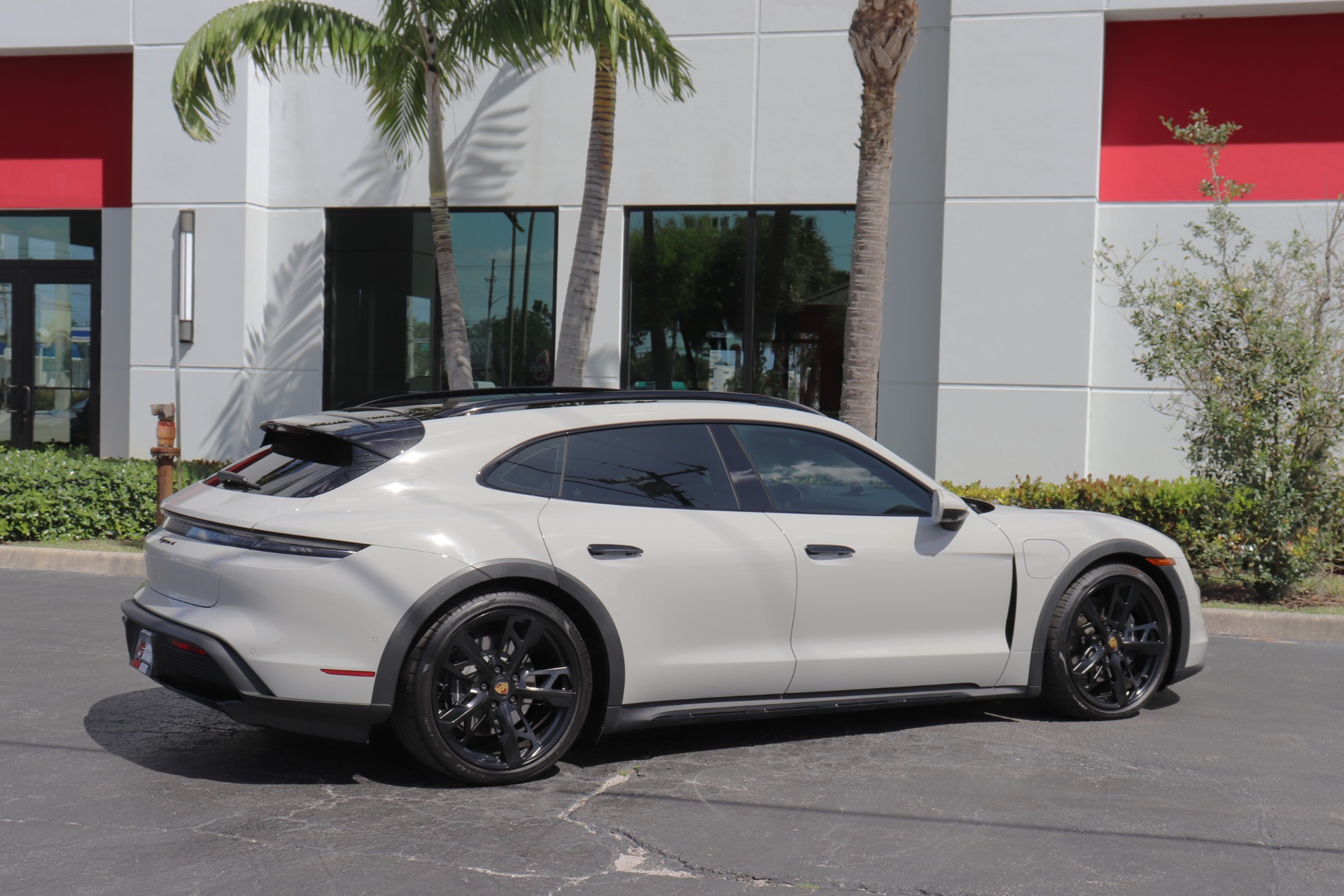 Used-2022-Porsche-Taycan-4-Cross-Turismo
