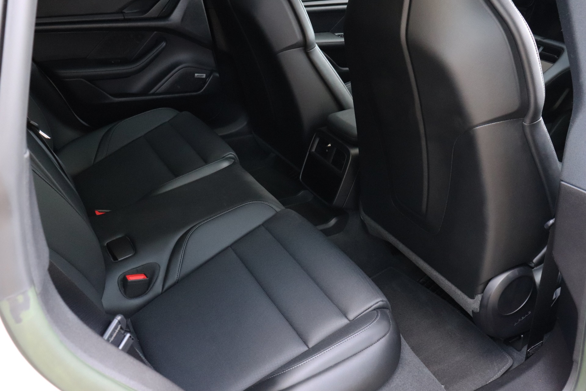 Used-2022-Porsche-Taycan-4-Cross-Turismo