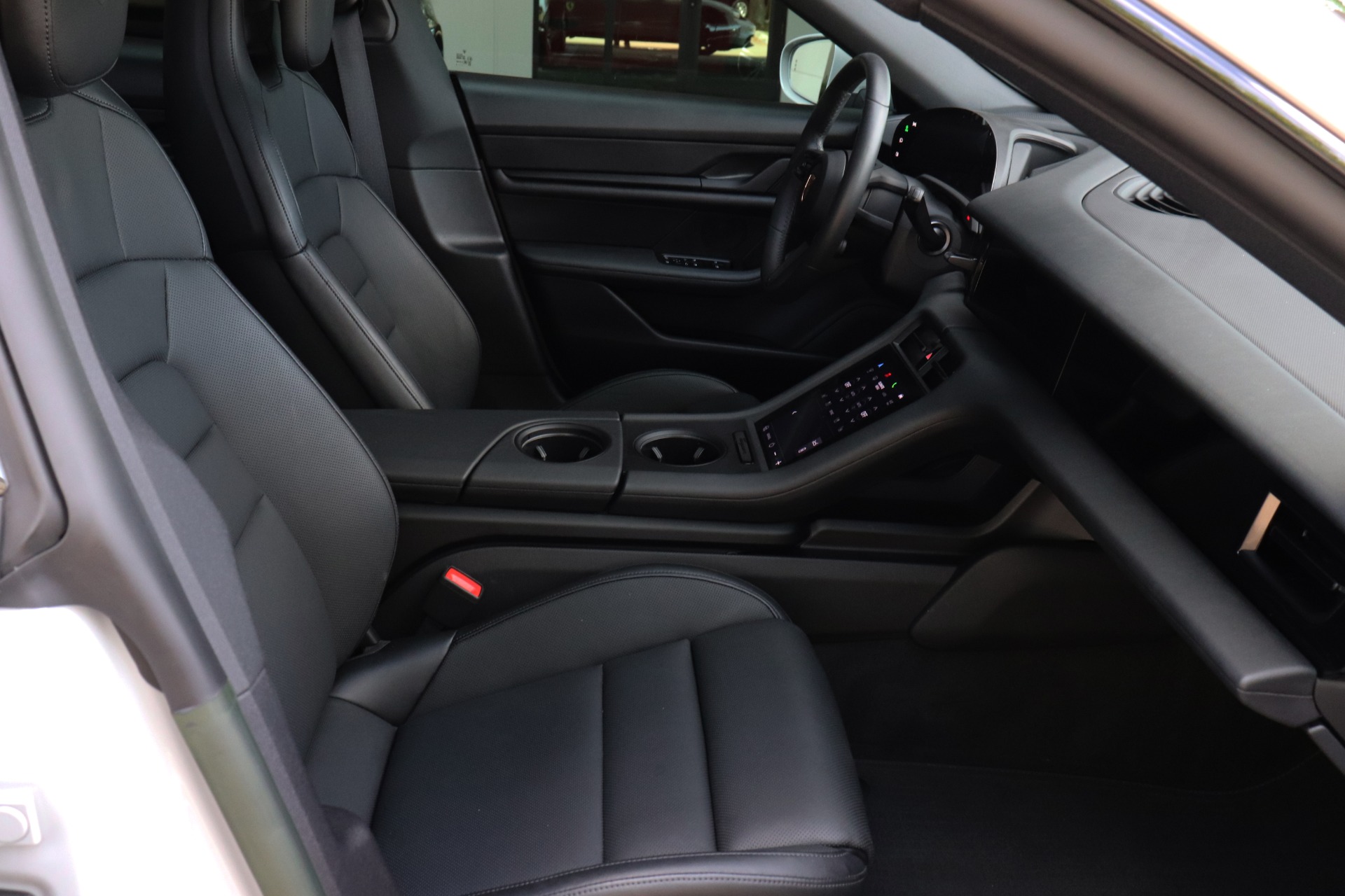Used-2022-Porsche-Taycan-4-Cross-Turismo