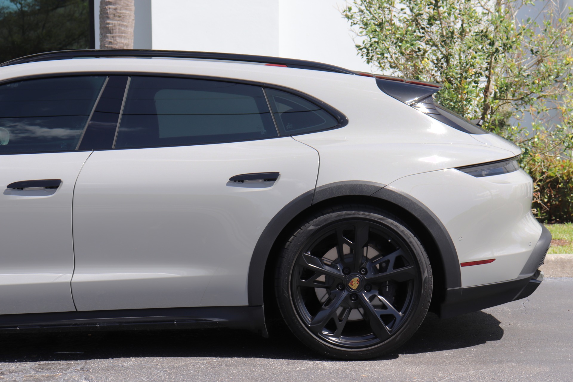 Used-2022-Porsche-Taycan-4-Cross-Turismo