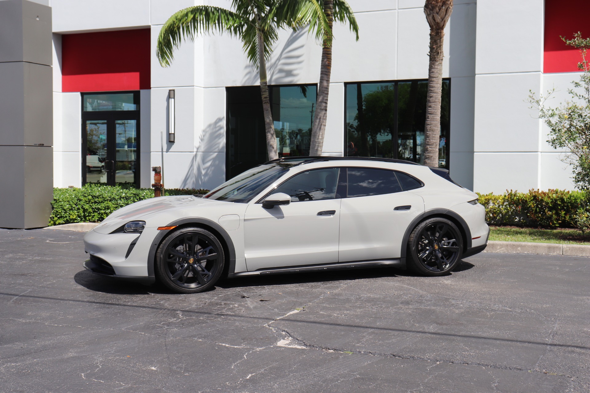 Used-2022-Porsche-Taycan-4-Cross-Turismo