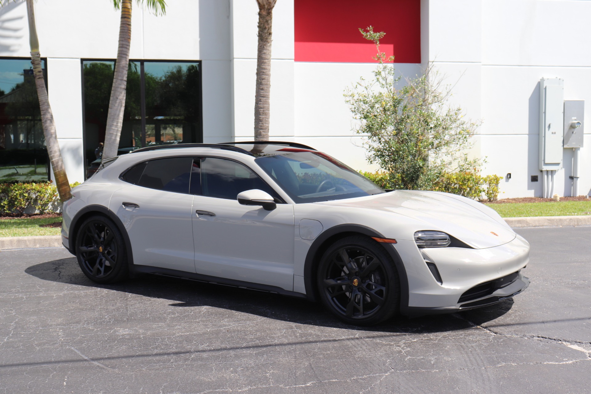 Used-2022-Porsche-Taycan-4-Cross-Turismo