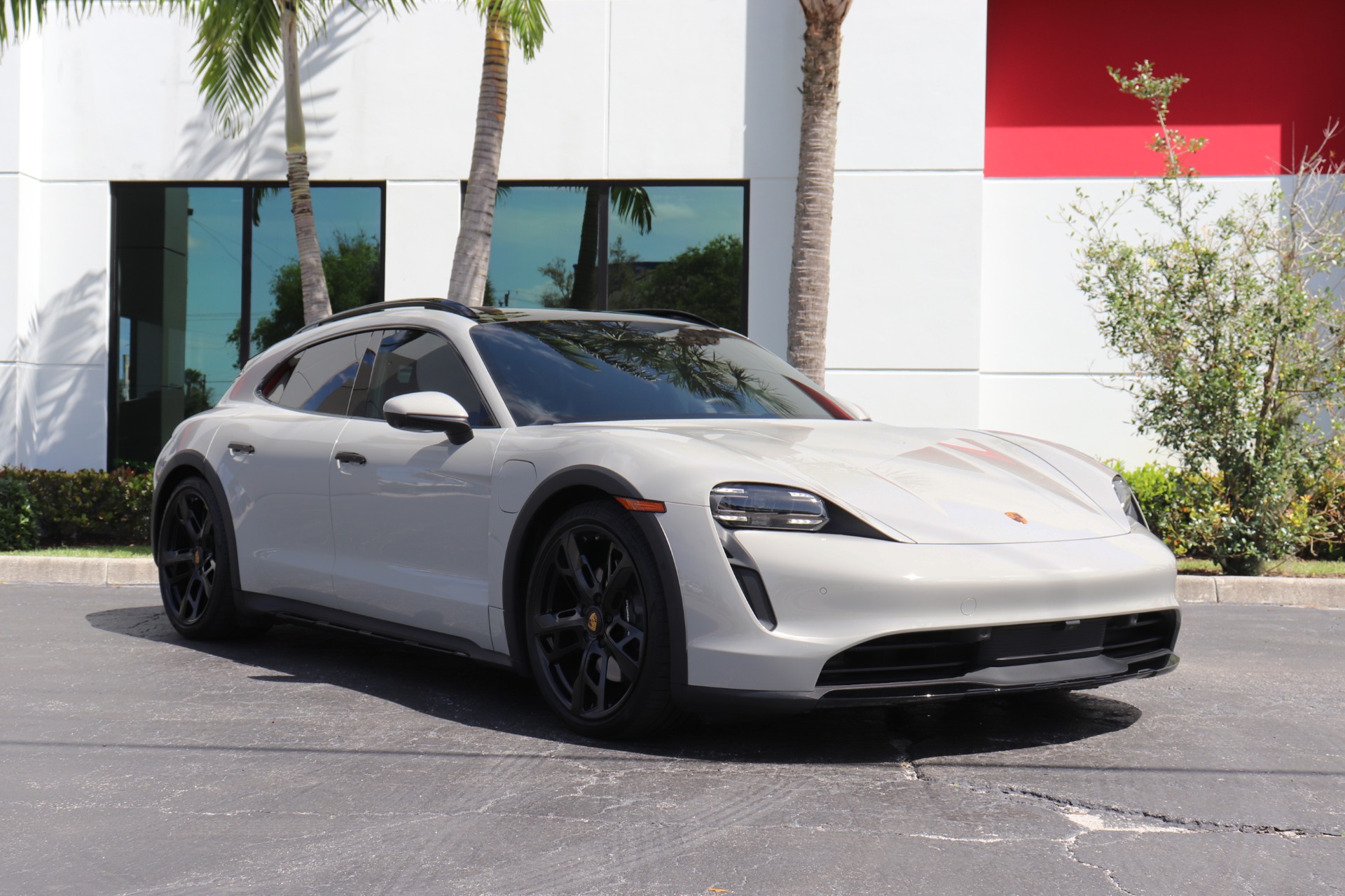 Used-2022-Porsche-Taycan-4-Cross-Turismo