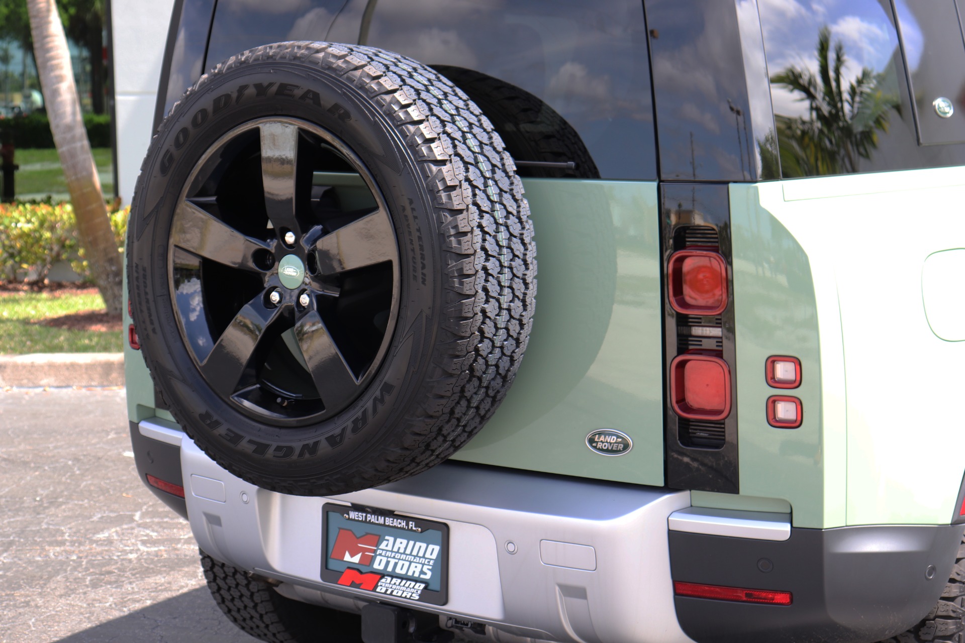 Used-2023-Land-Rover-Defender-110-75th-Anniversary-Edition