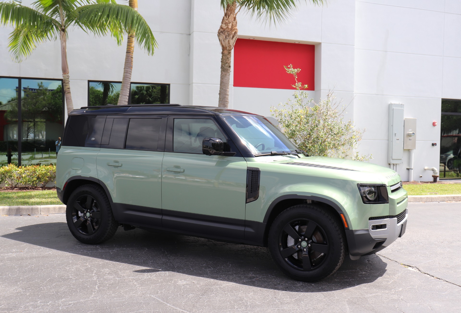 Used-2023-Land-Rover-Defender-110-75th-Anniversary-Edition