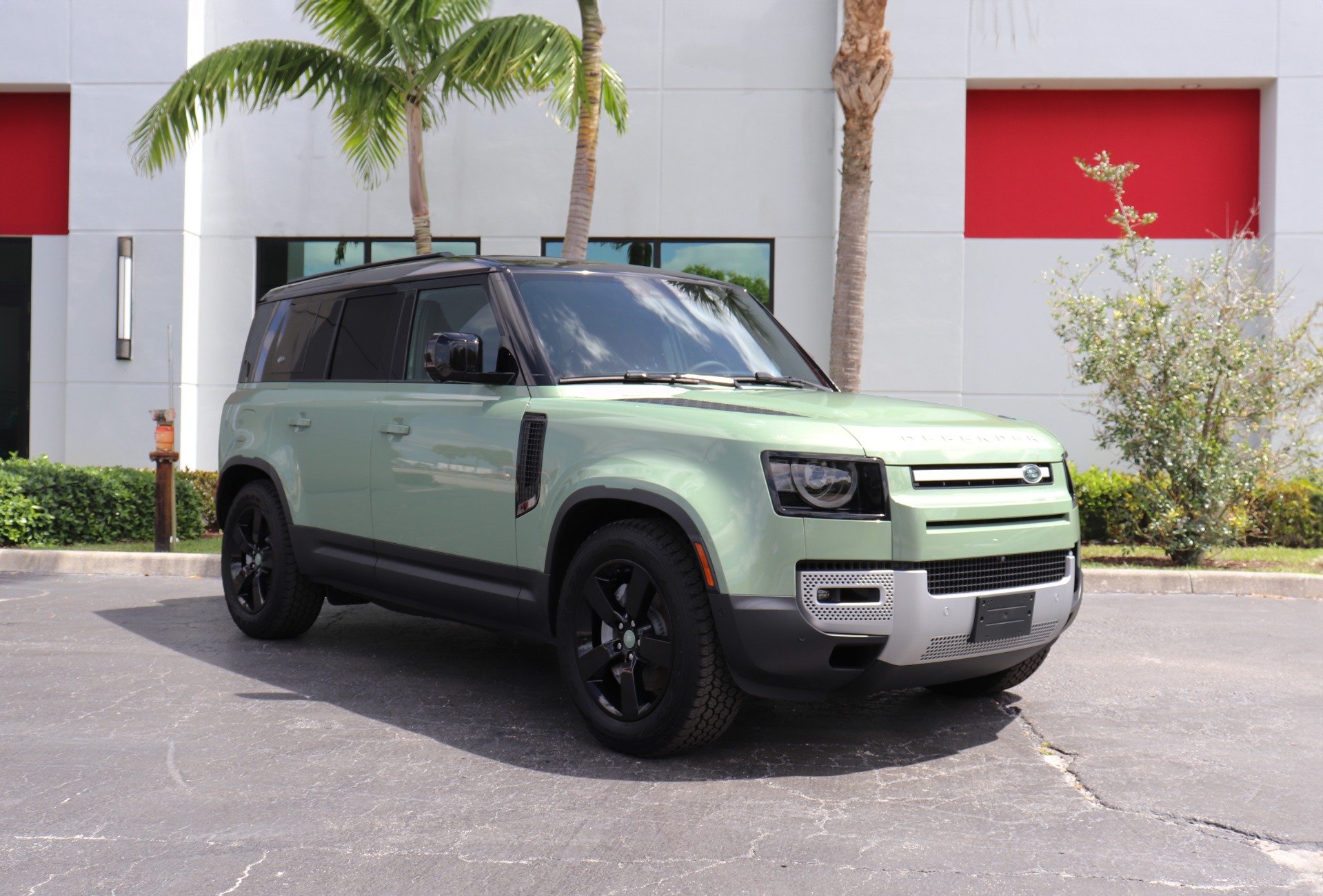Used-2023-Land-Rover-Defender-110-75th-Anniversary-Edition