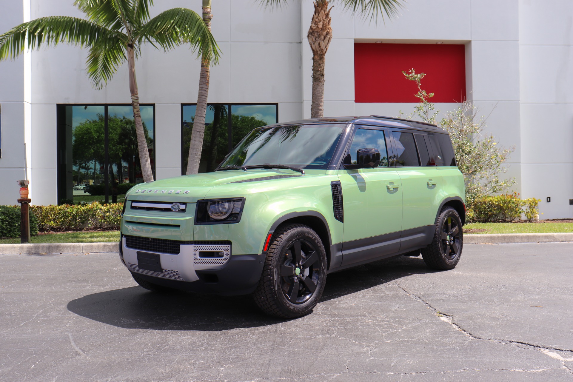Used-2023-Land-Rover-Defender-110-75th-Anniversary-Edition