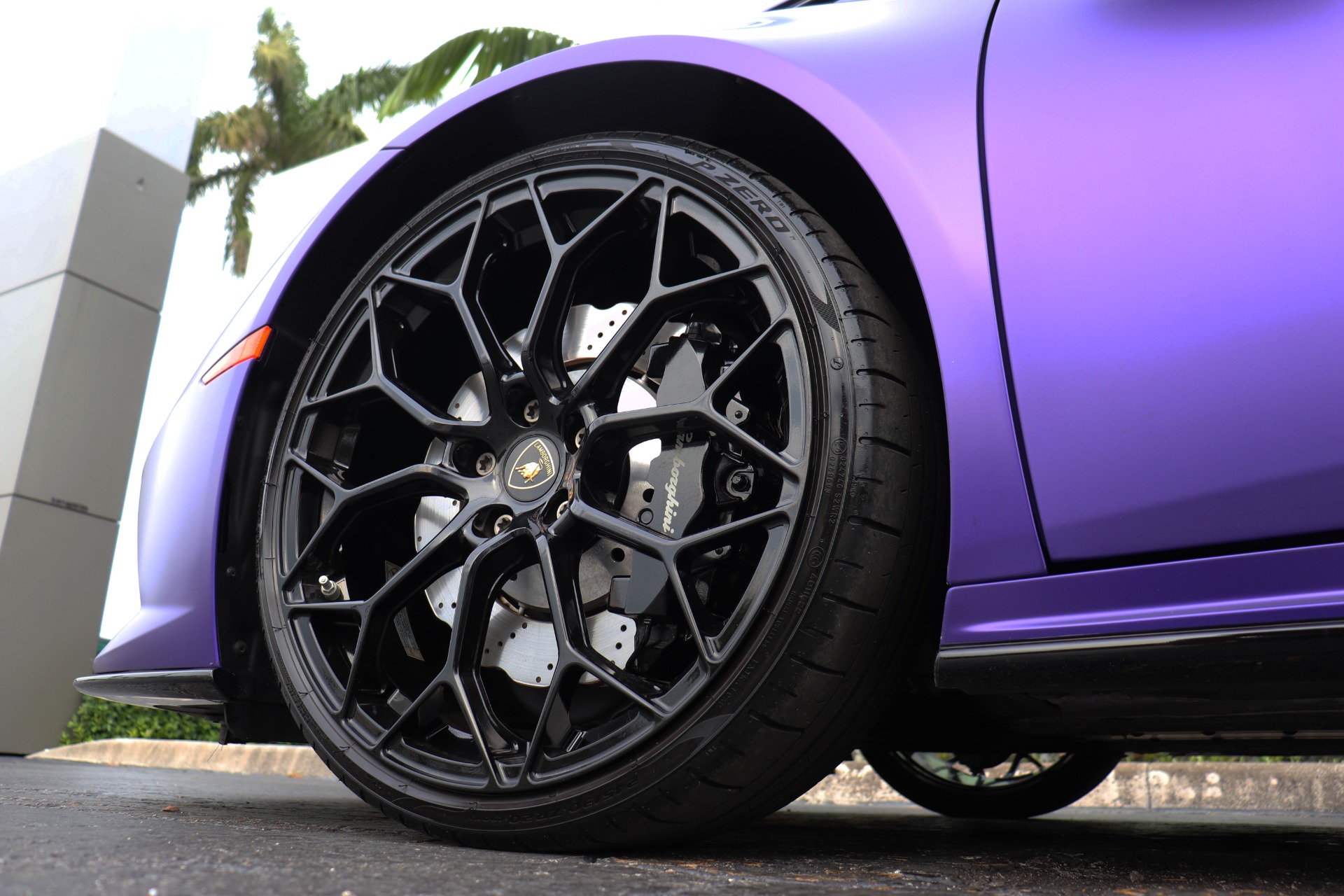 Used-2020-Lamborghini-Huracan-EVO