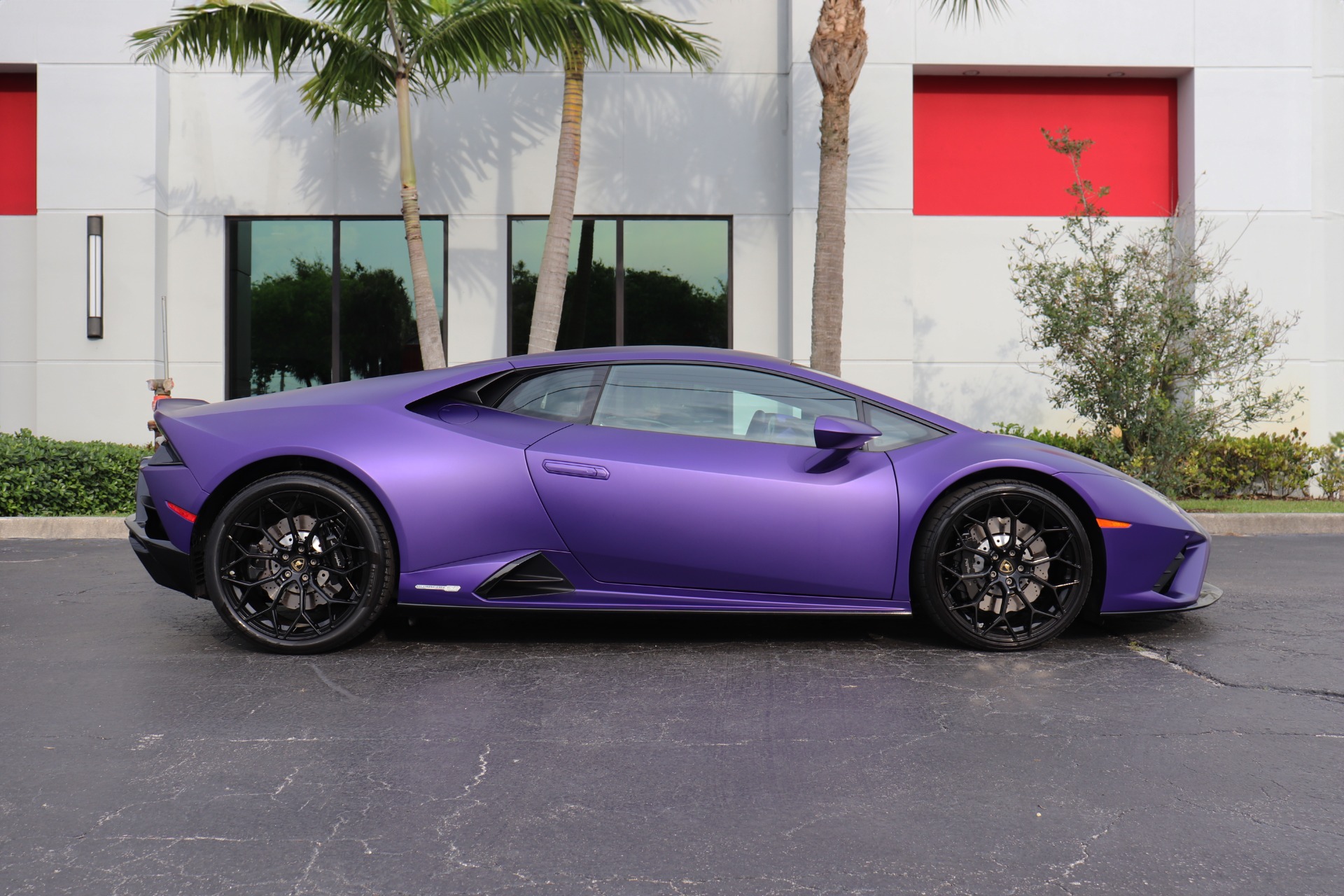 Used-2020-Lamborghini-Huracan-EVO