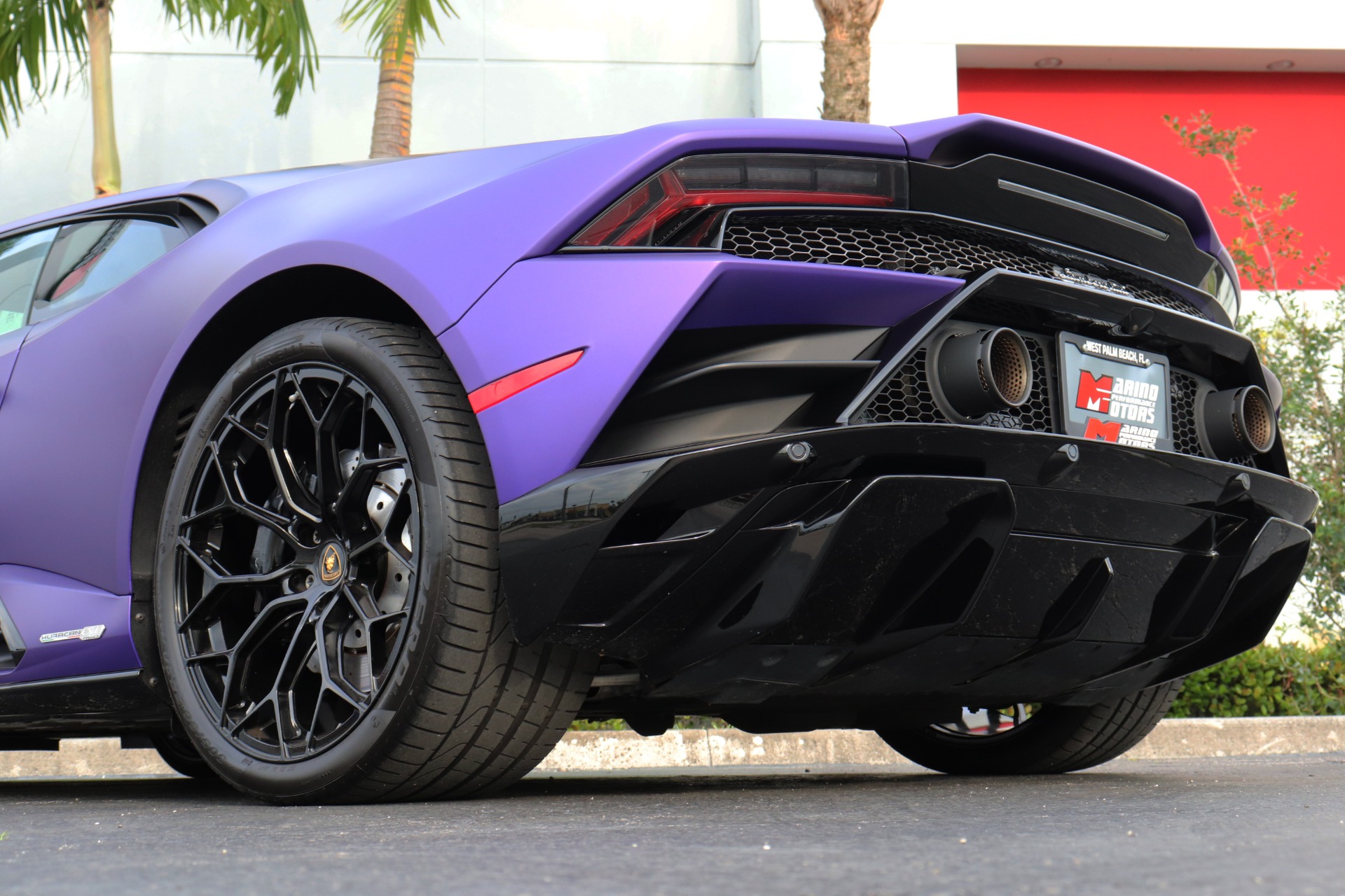 Used-2020-Lamborghini-Huracan-EVO