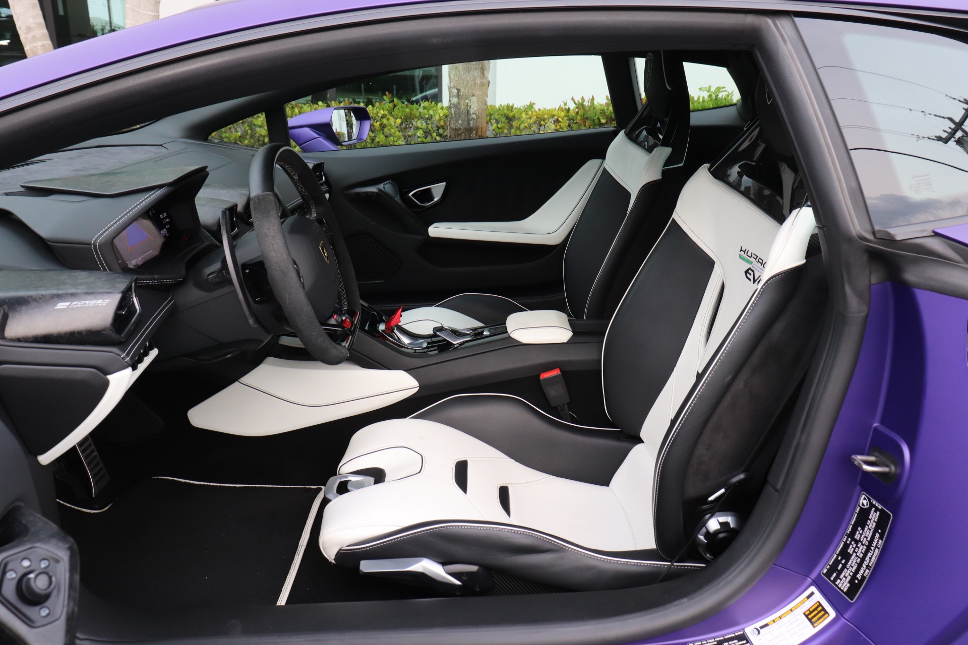 Used-2020-Lamborghini-Huracan-EVO