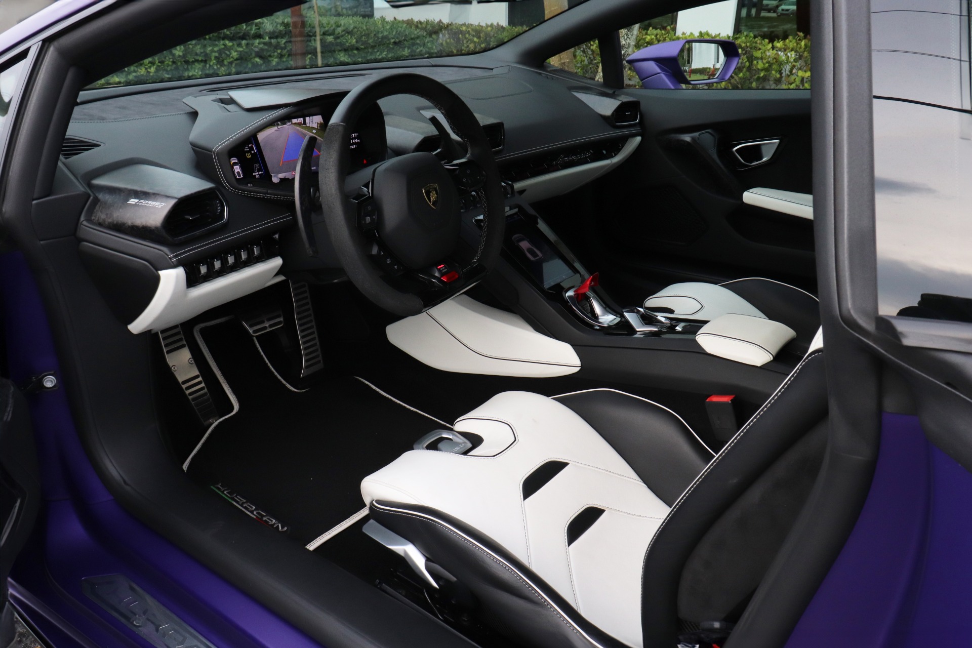 Used-2020-Lamborghini-Huracan-EVO