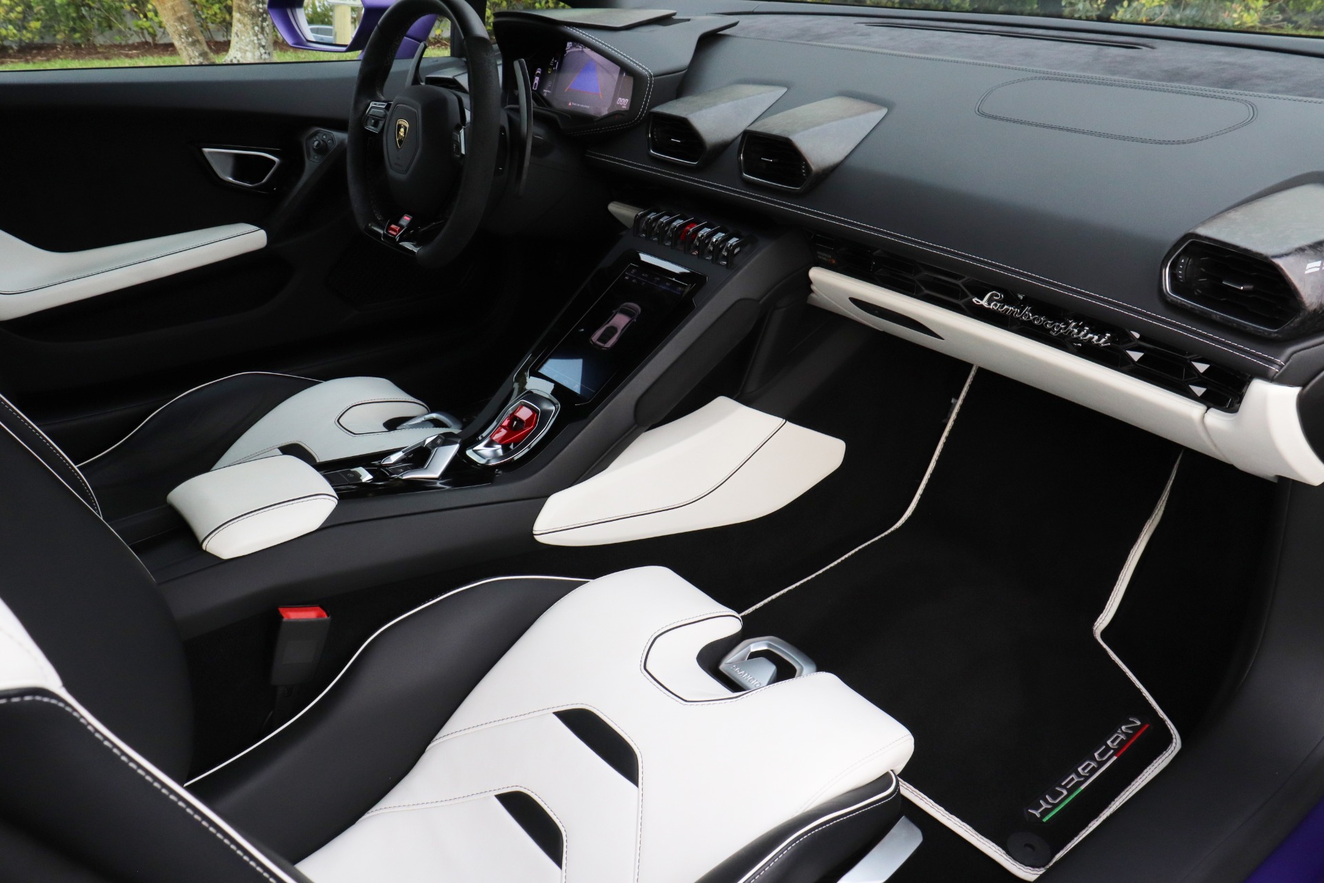 Used-2020-Lamborghini-Huracan-EVO