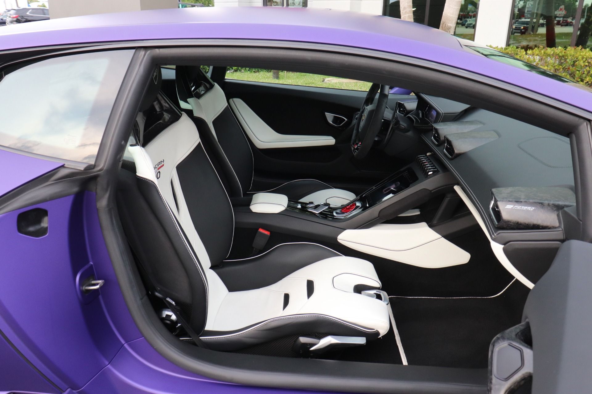 Used-2020-Lamborghini-Huracan-EVO