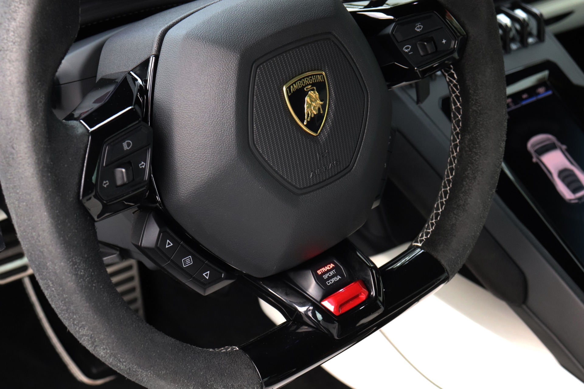 Used-2020-Lamborghini-Huracan-EVO