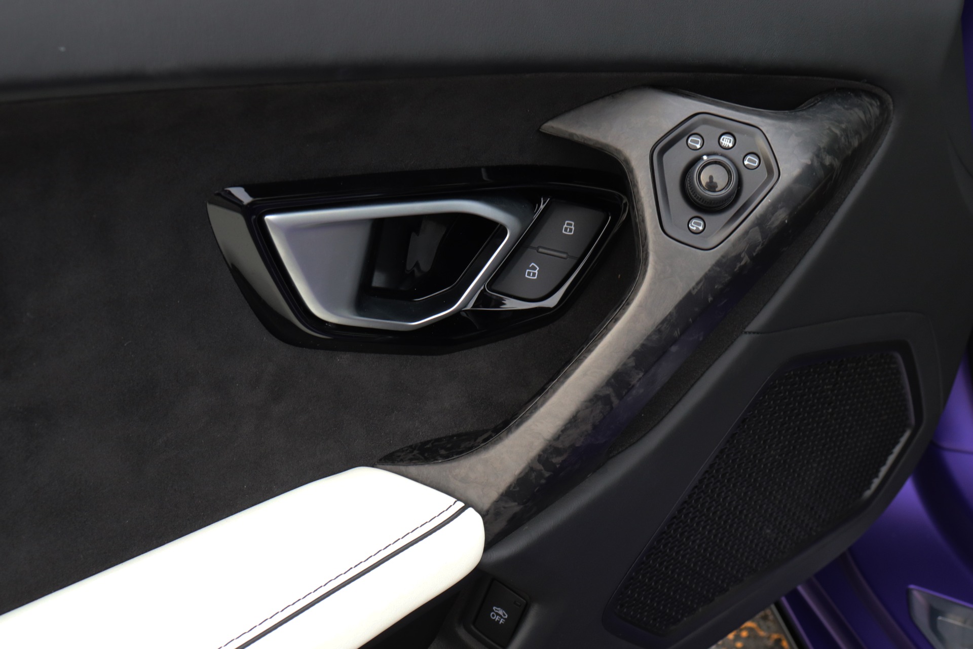 Used-2020-Lamborghini-Huracan-EVO
