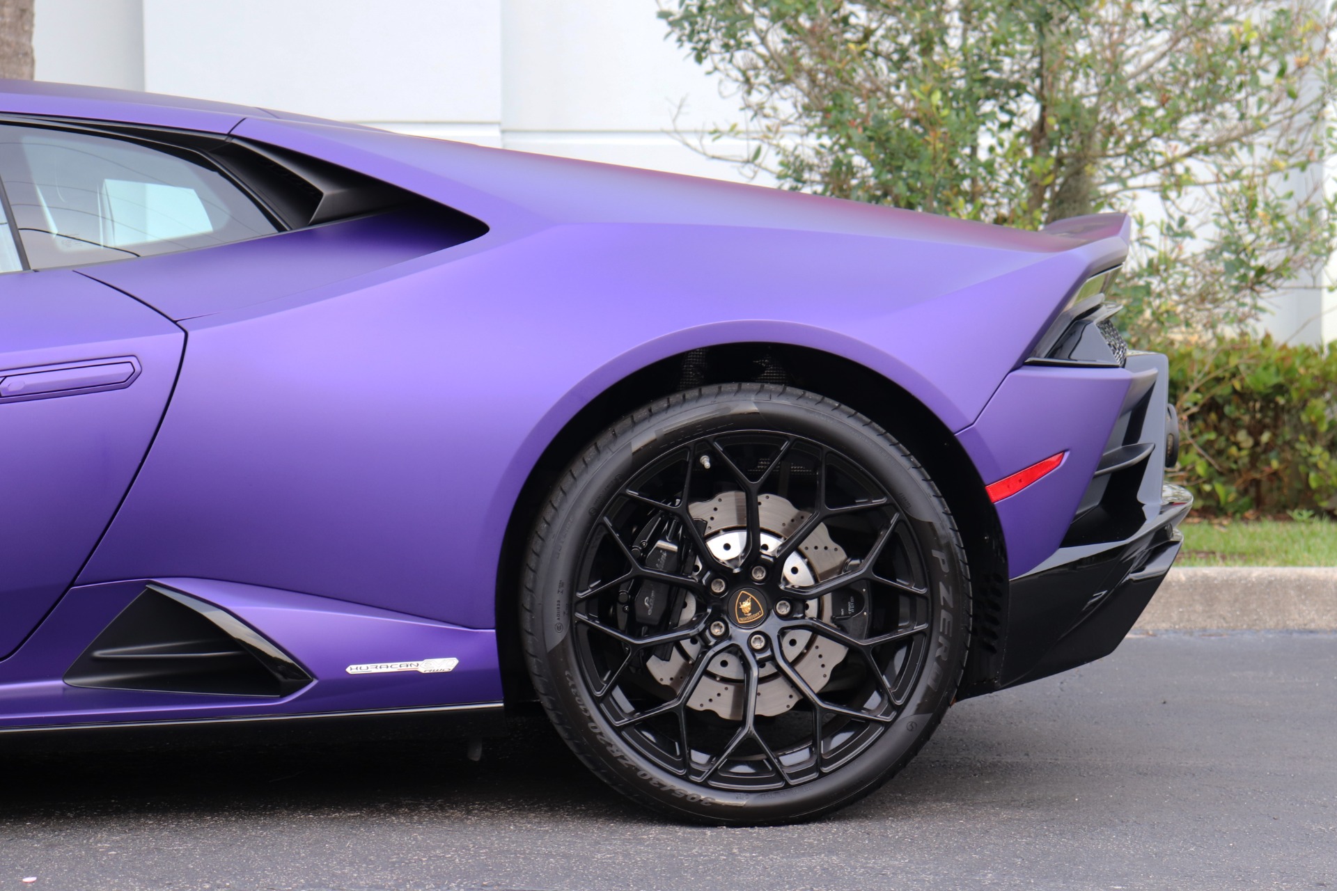 Used-2020-Lamborghini-Huracan-EVO