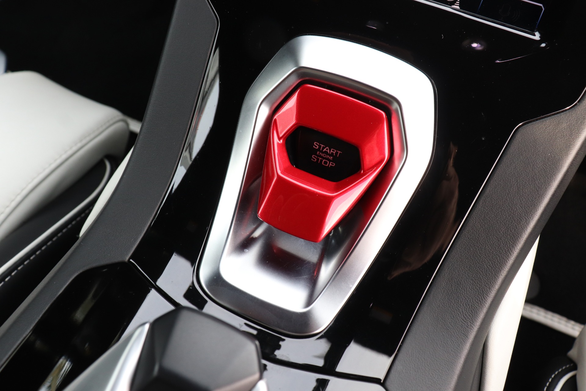 Used-2020-Lamborghini-Huracan-EVO