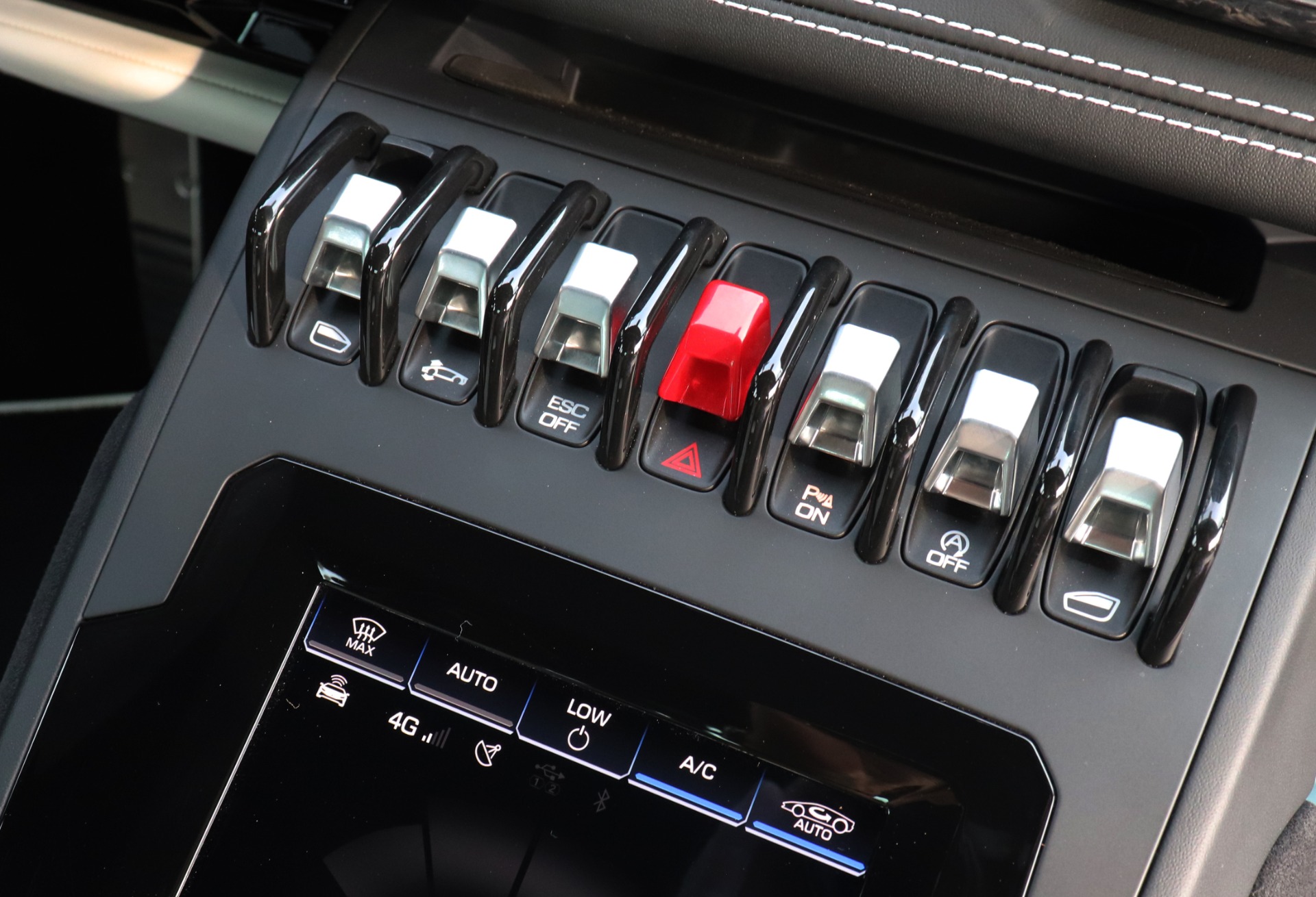 Used-2020-Lamborghini-Huracan-EVO