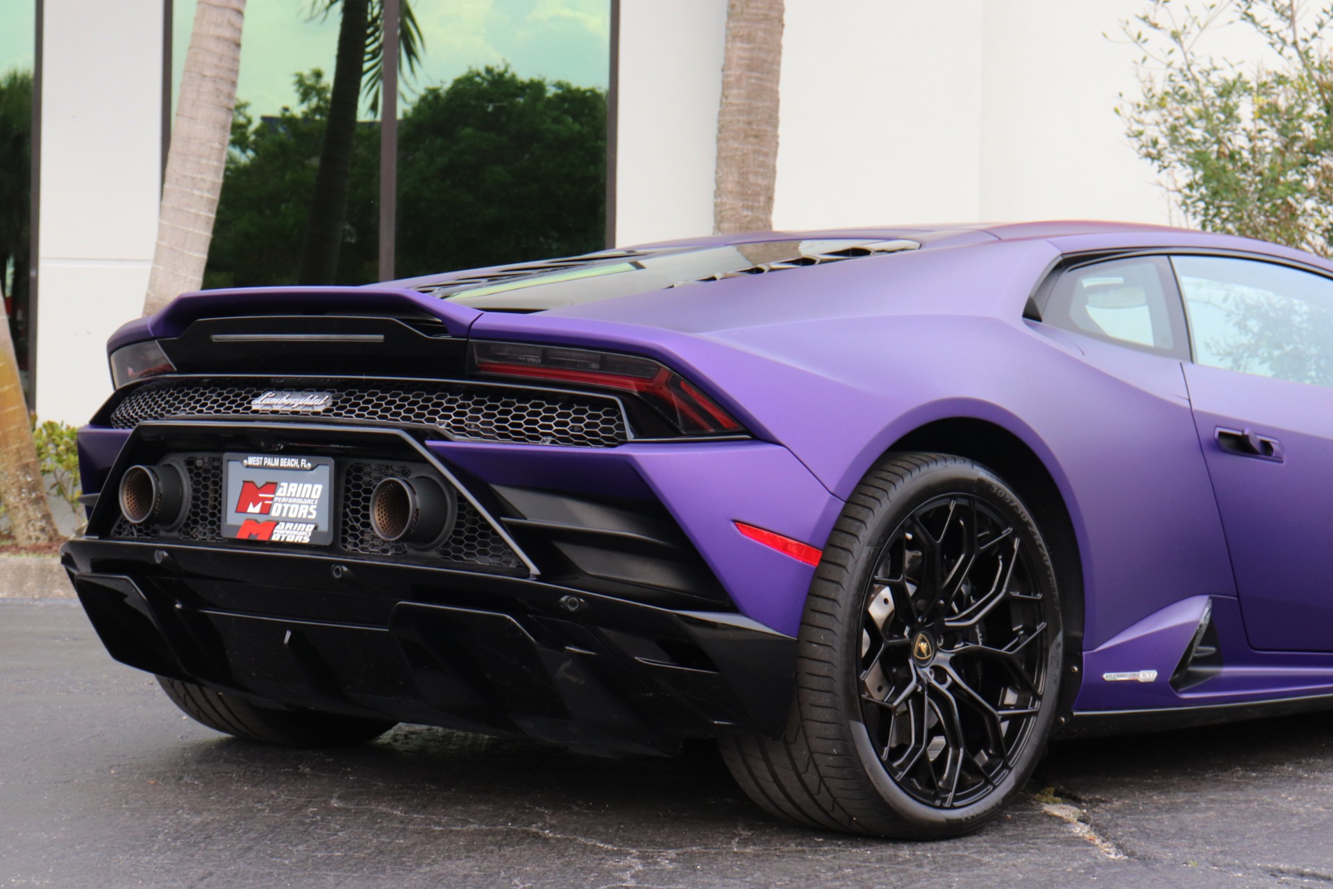 Used-2020-Lamborghini-Huracan-EVO