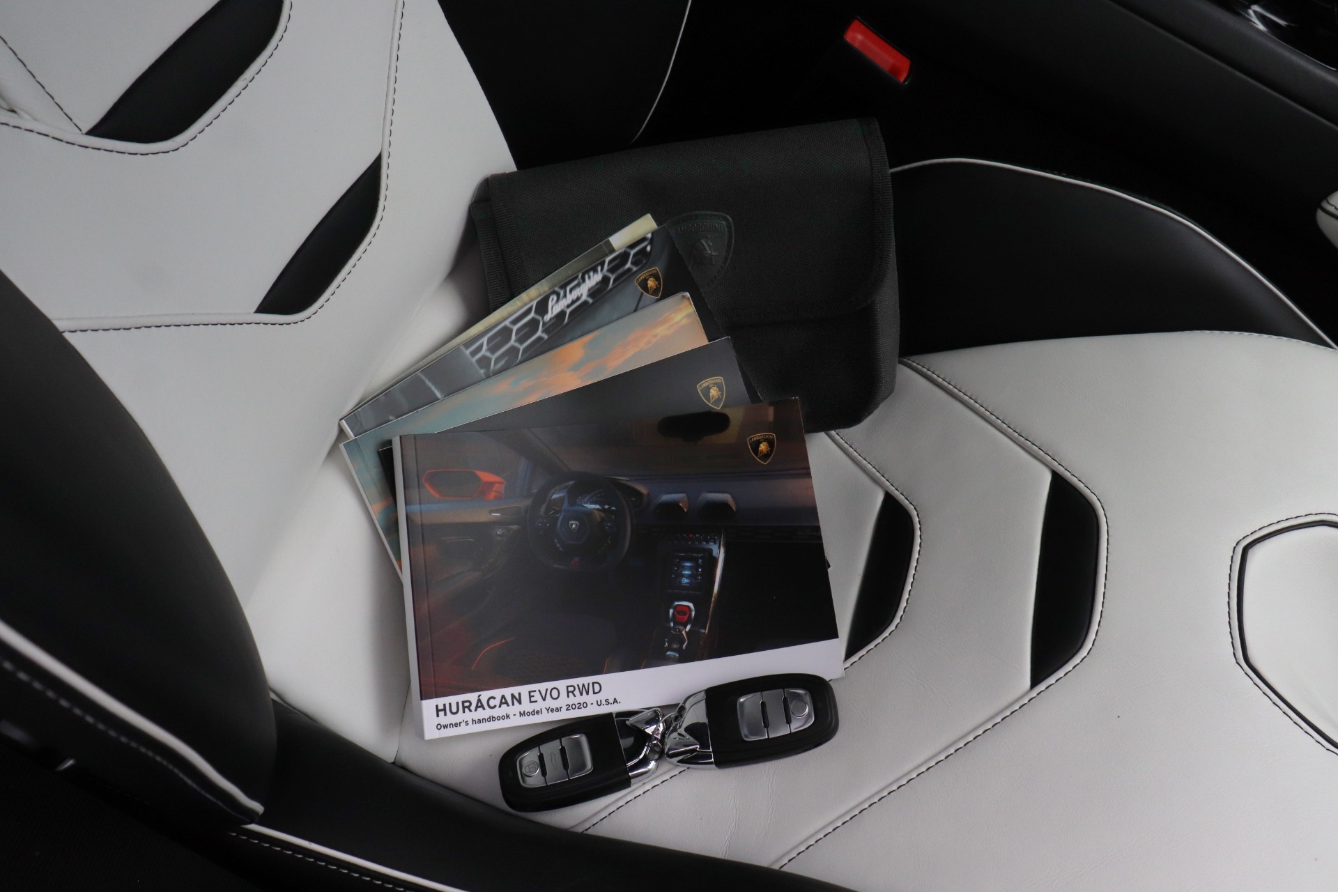 Used-2020-Lamborghini-Huracan-EVO