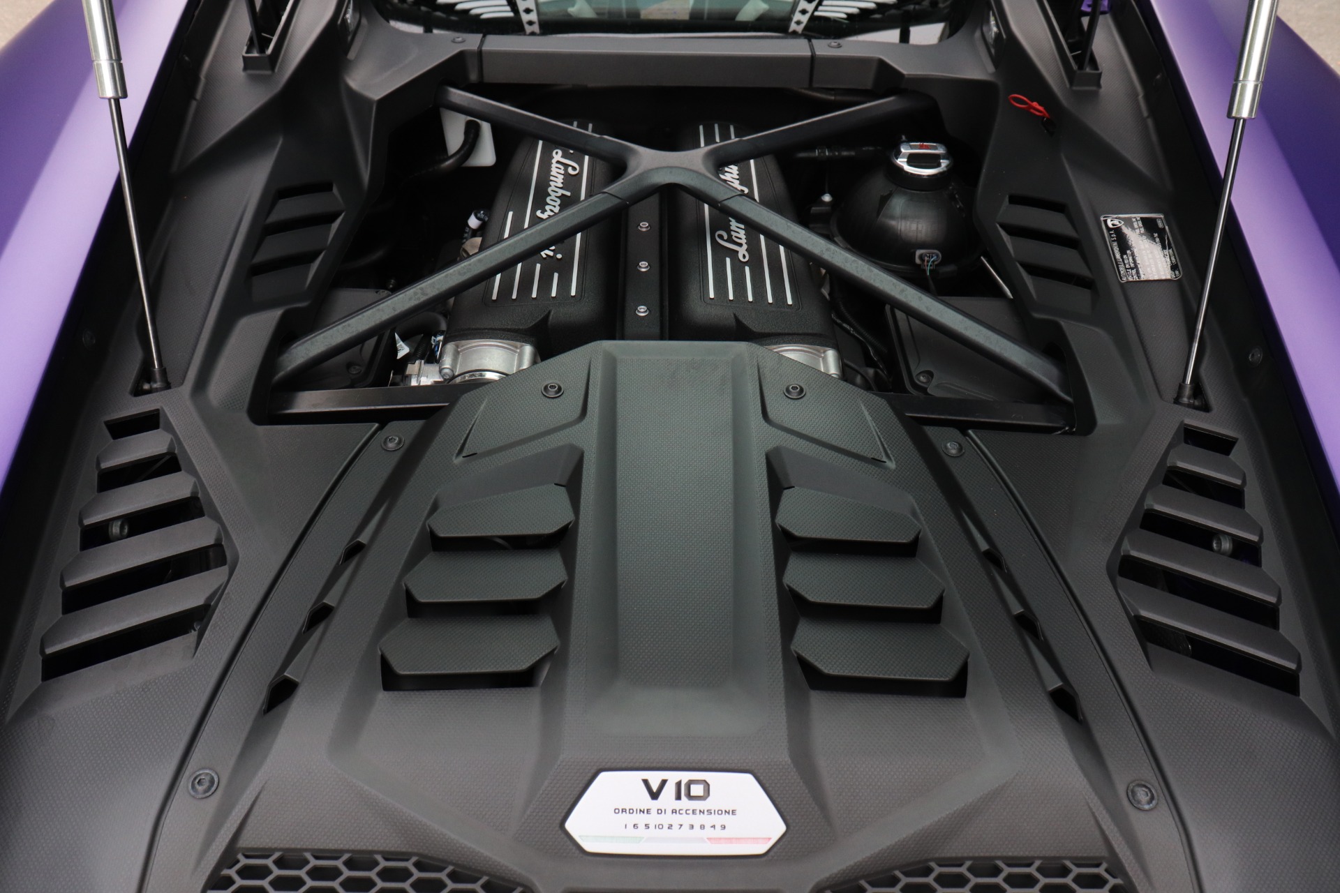 Used-2020-Lamborghini-Huracan-EVO