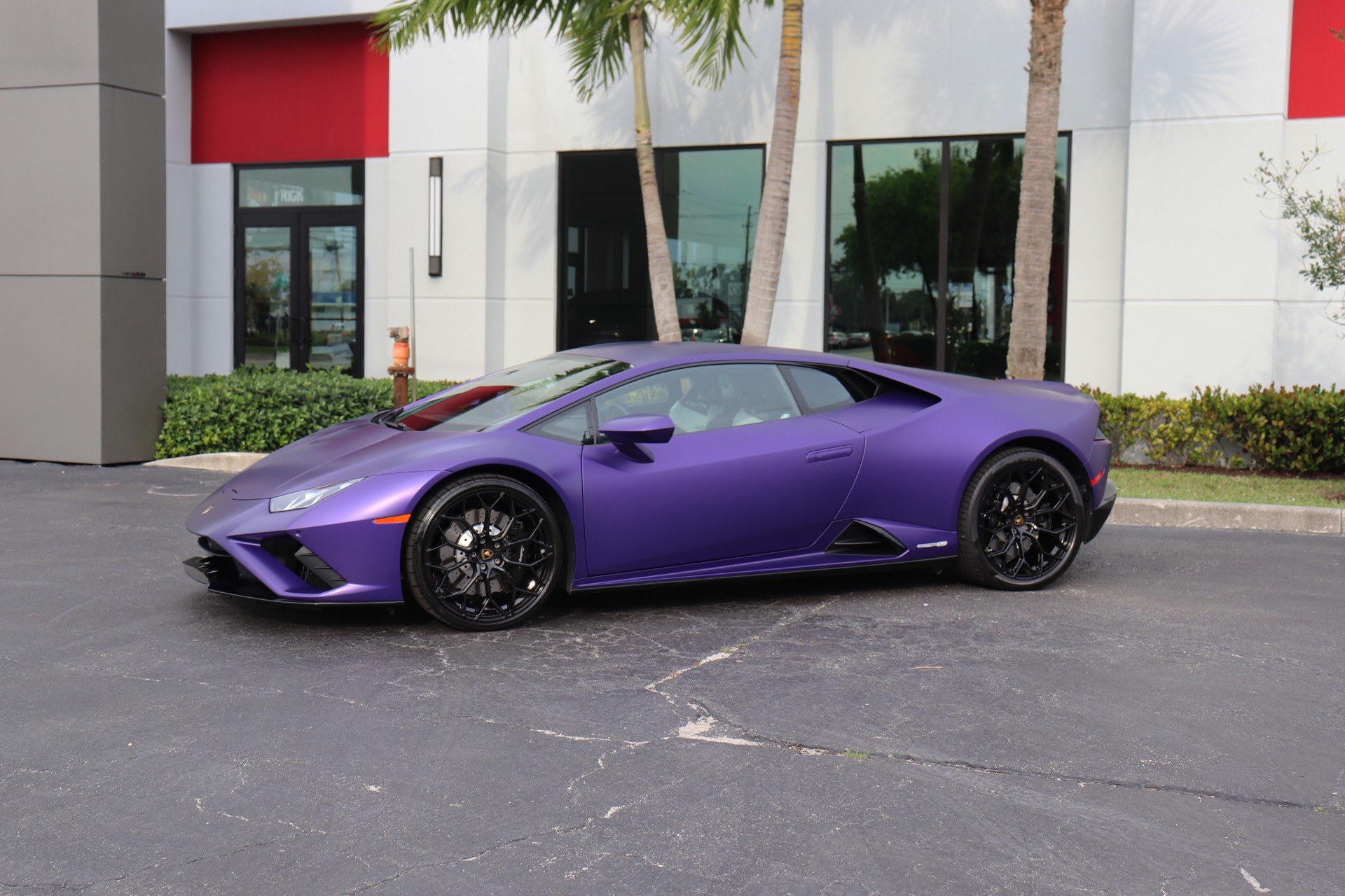 Used-2020-Lamborghini-Huracan-EVO